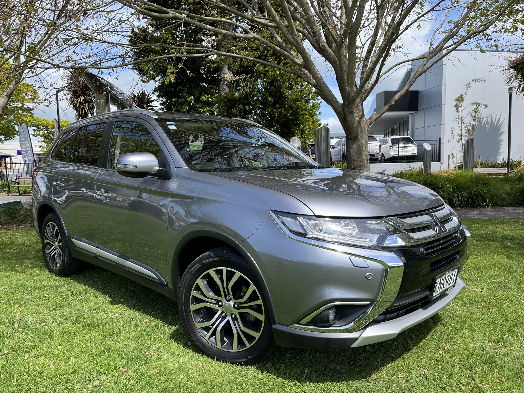 2017 Mitsubishi Outlander | VRX 2.4 PETROL 4WD AUTO 7 SEAT  | 16198 | 1