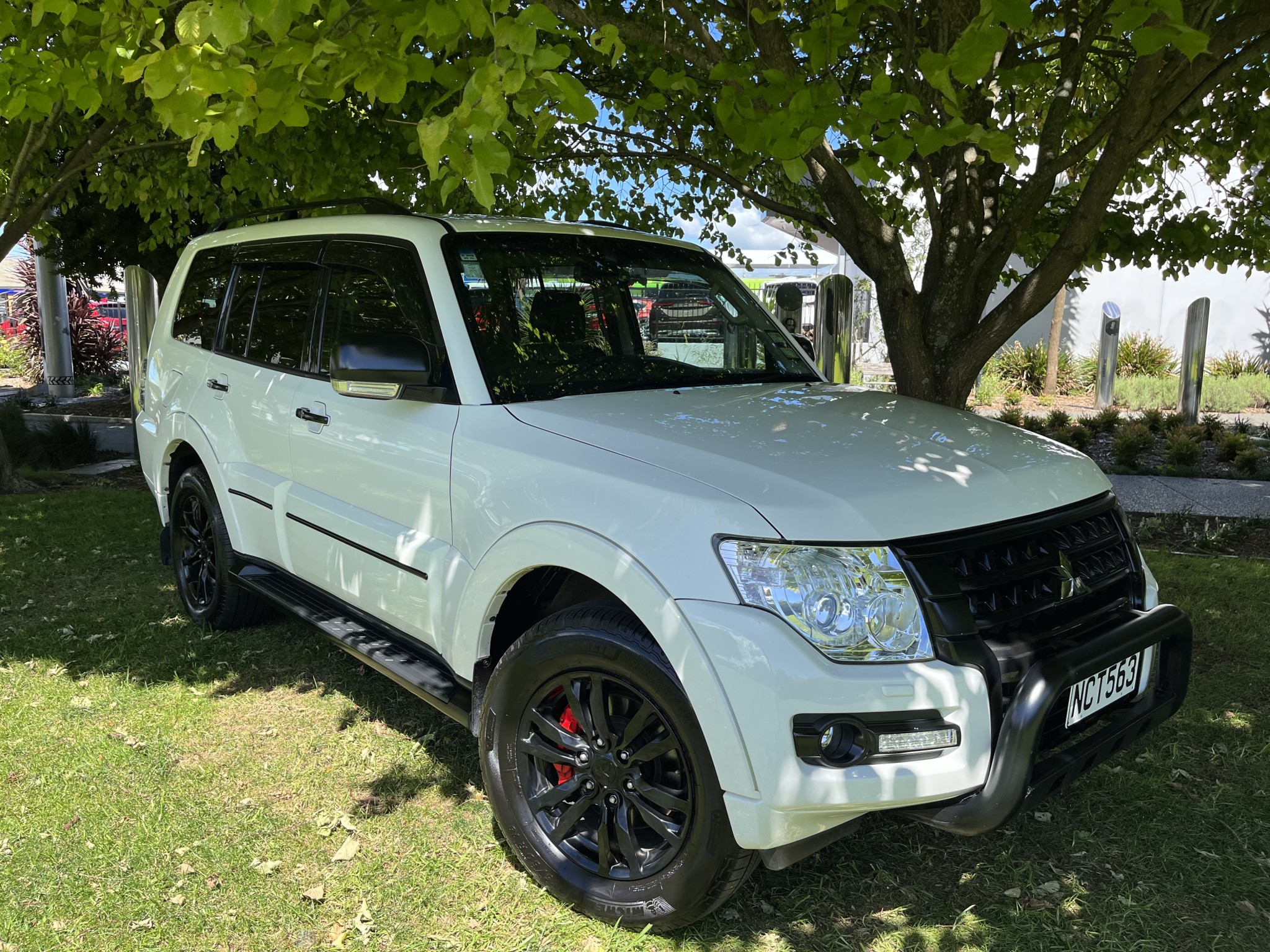 2020 Mitsubishi Pajero | EXCEED 3.2D/4WD/5AT AUTO 4X4 7 Seat | 20017 | 1