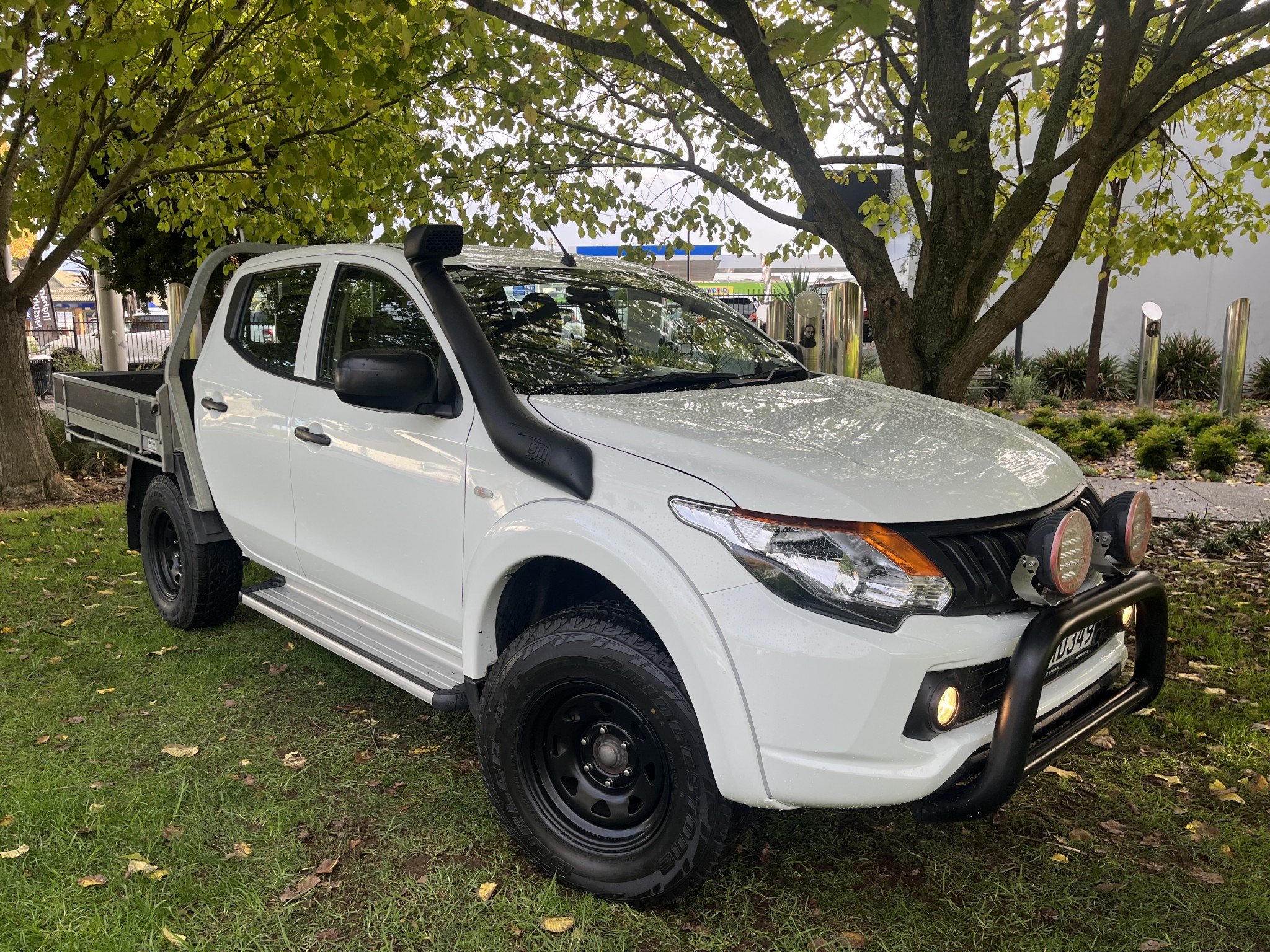 2018 Mitsubishi Triton | DC C GLX 4WD 6MT 2.4 Cab Chassis Flat Deck 4X4 | 20689 | 1