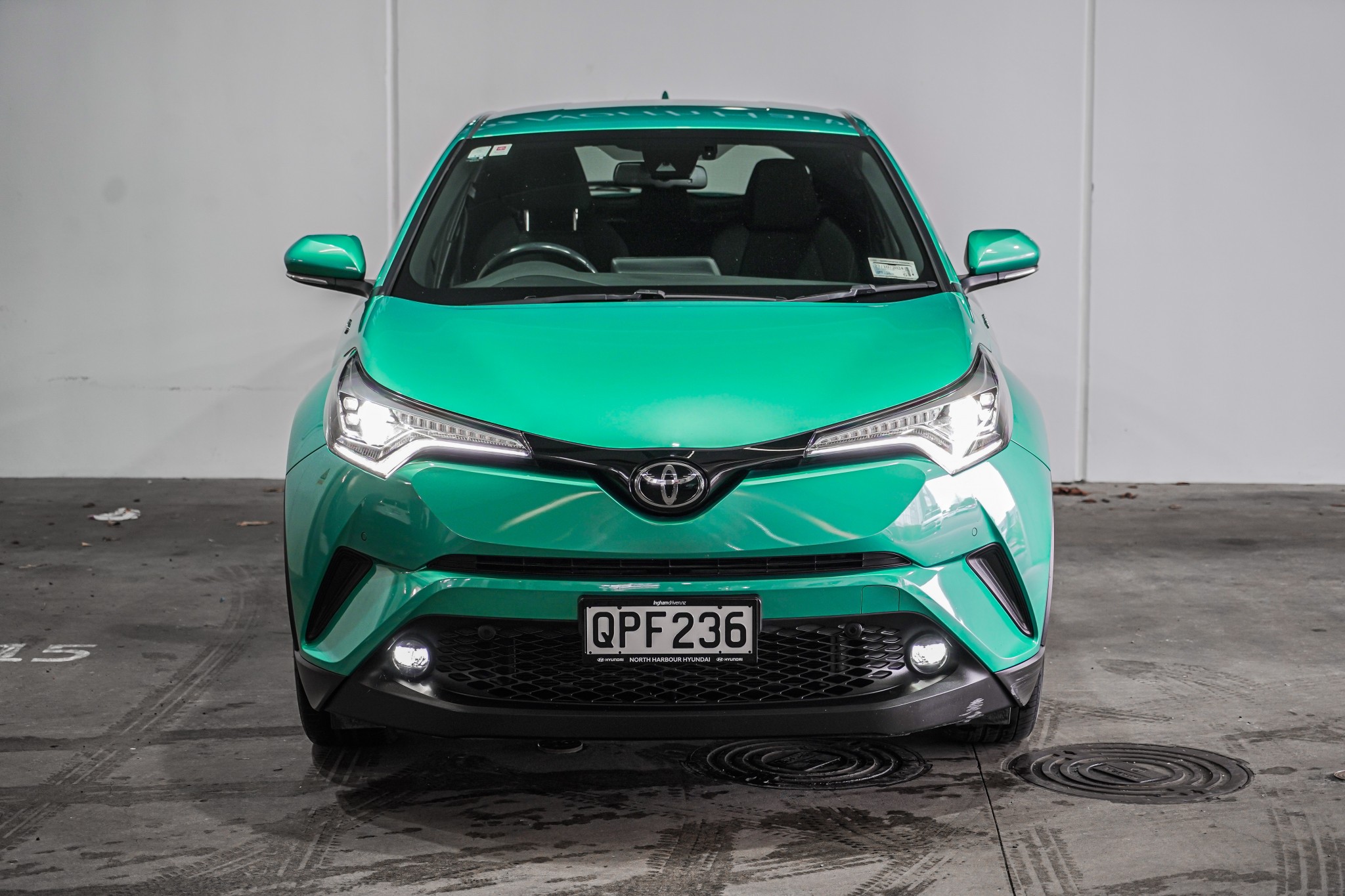 2018 Toyota C-HR | 1.2PT/CVT | 23736 | 4