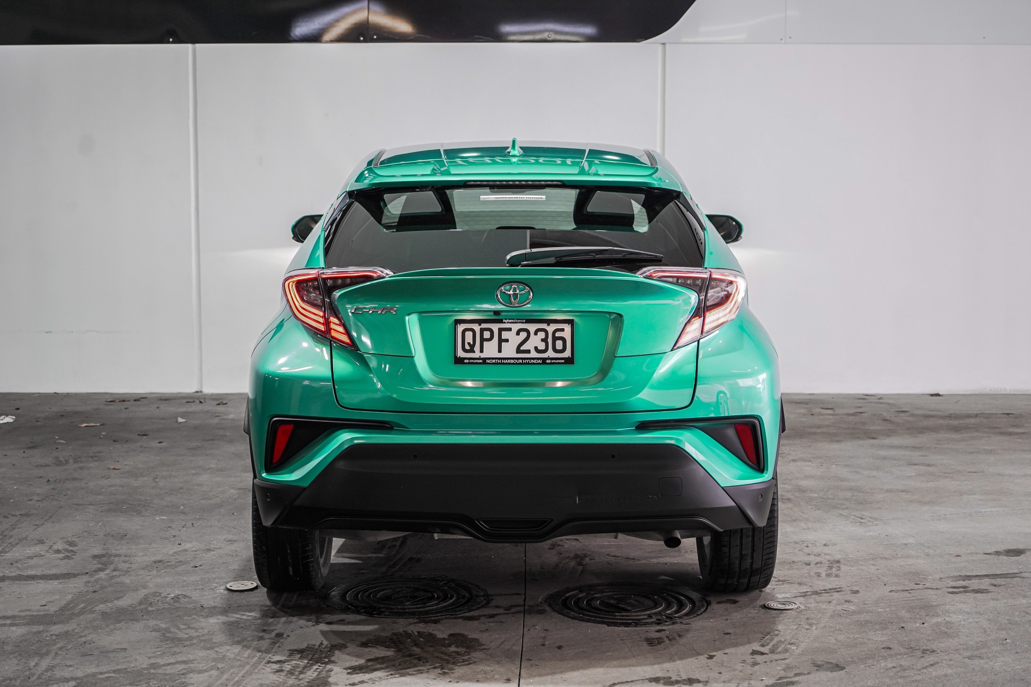 2018 Toyota C-HR | 1.2PT/CVT | 23736 | 5