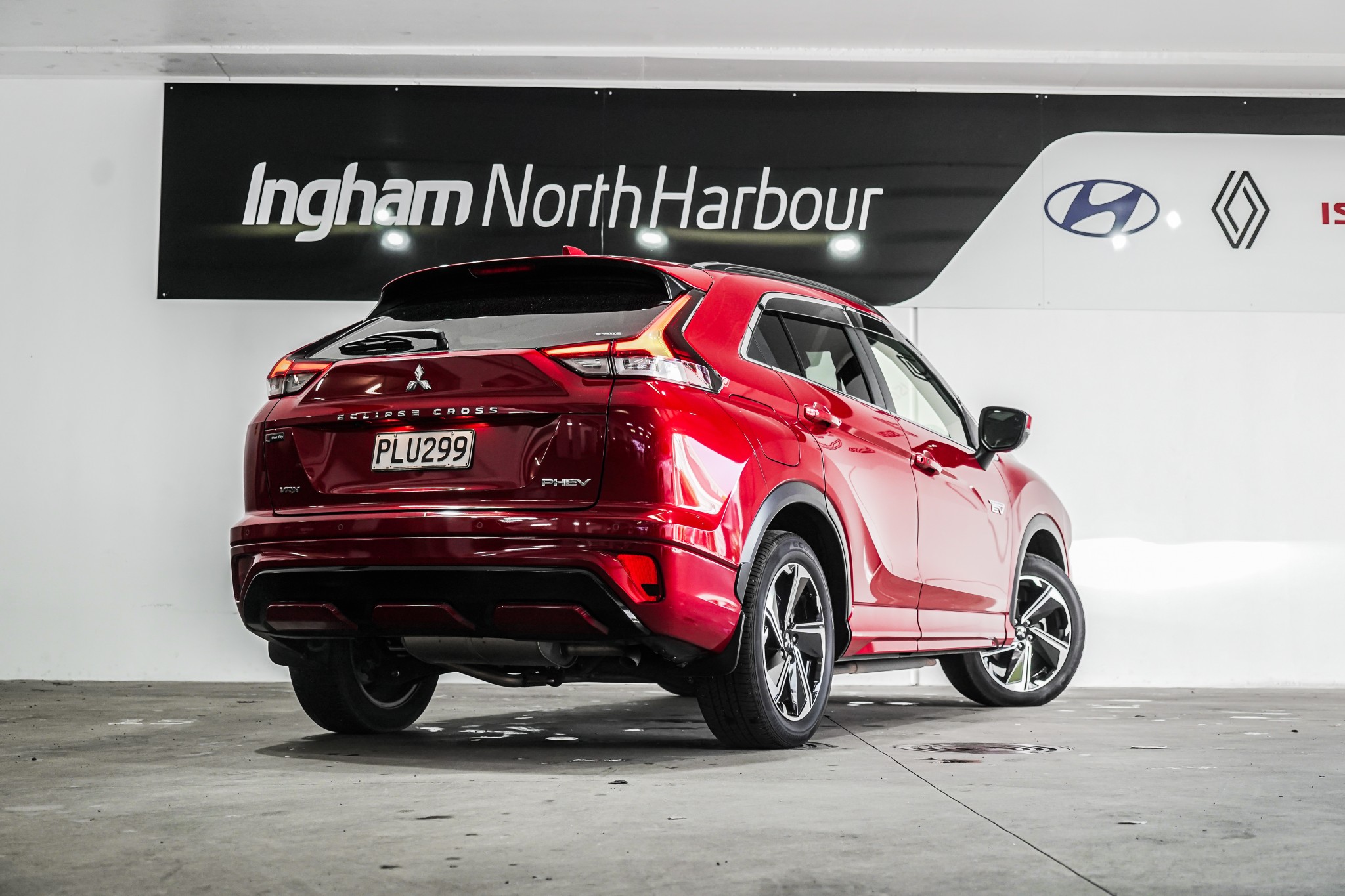 2022 Mitsubishi Eclipse Cross | VRX PHEV/4WD/AT | 23951 | 2