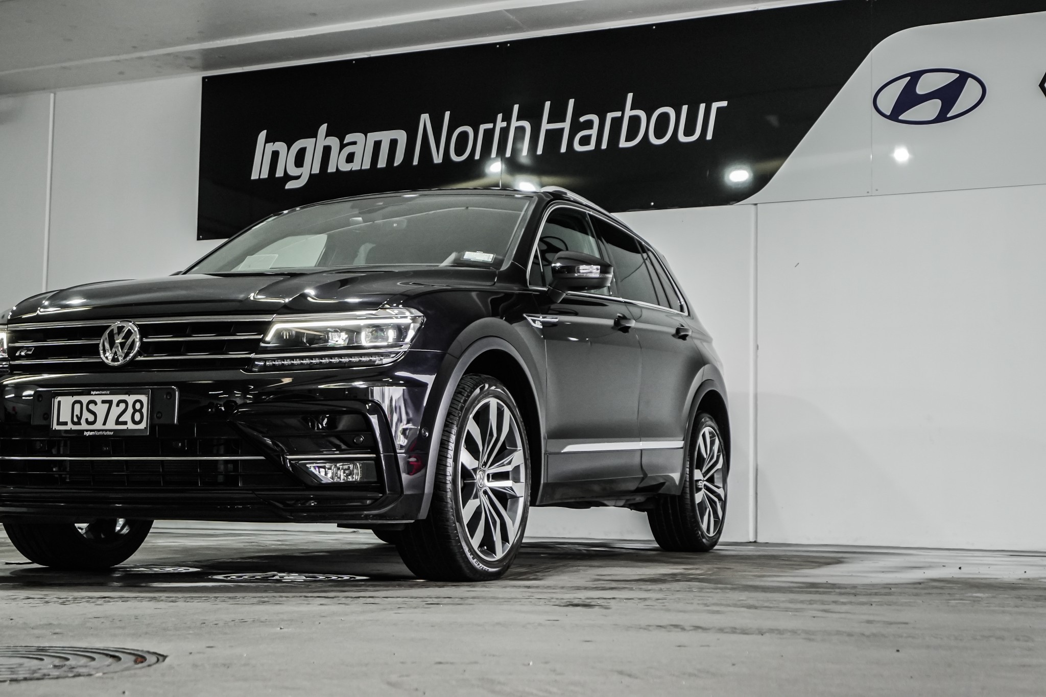 2018 Volkswagen Tiguan | TSI R-LINE 4MOTION 2 | 24570 | 7