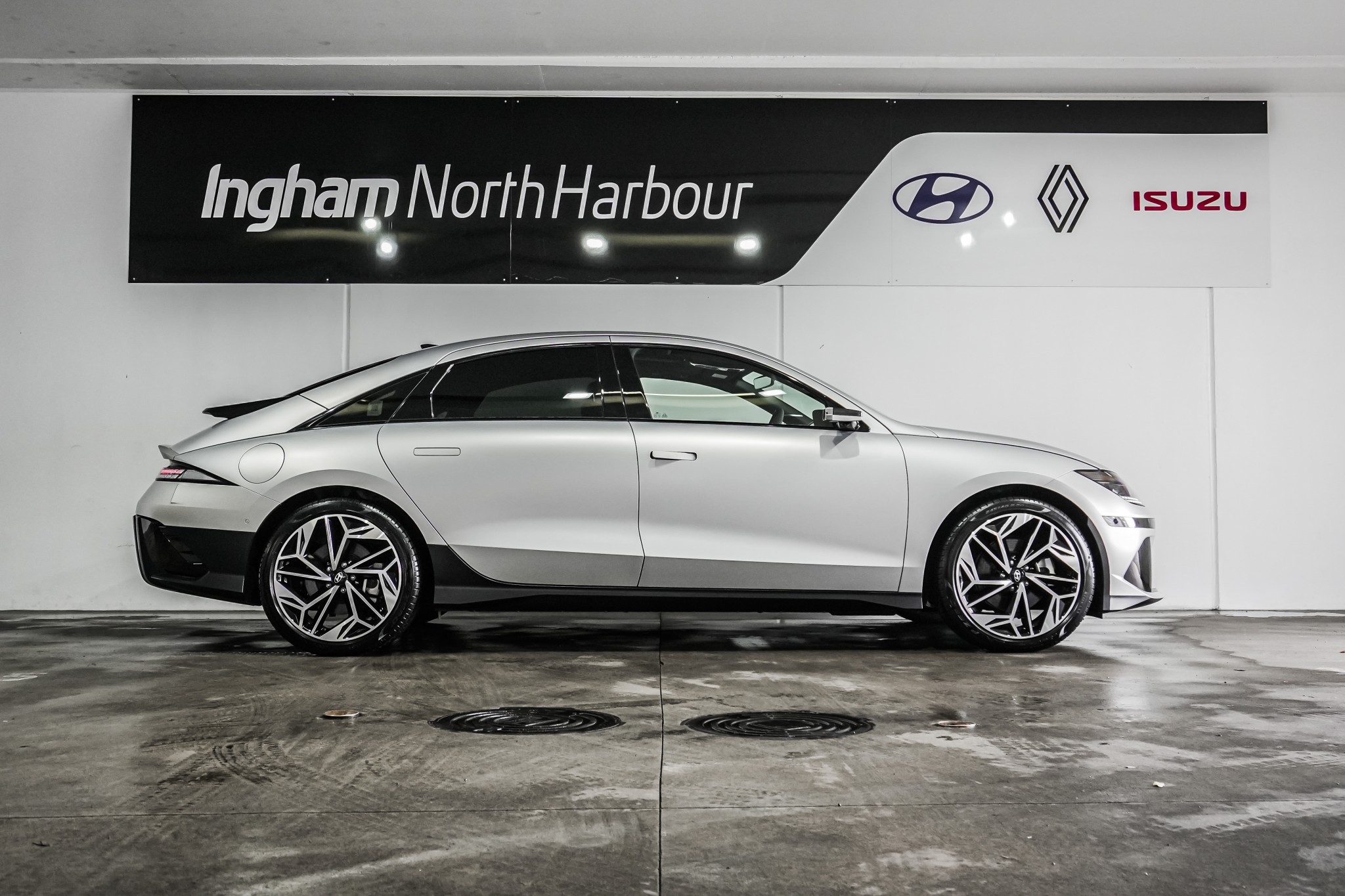 2024 Hyundai IONIQ 6 | LIMITED AWD 77KWH/EV | 25264 | 2