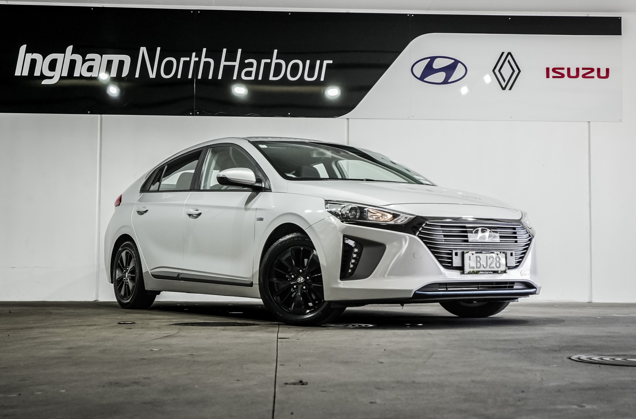 2017 Hyundai Ioniq | PHEV PHEV/6AM | 25562 | 1