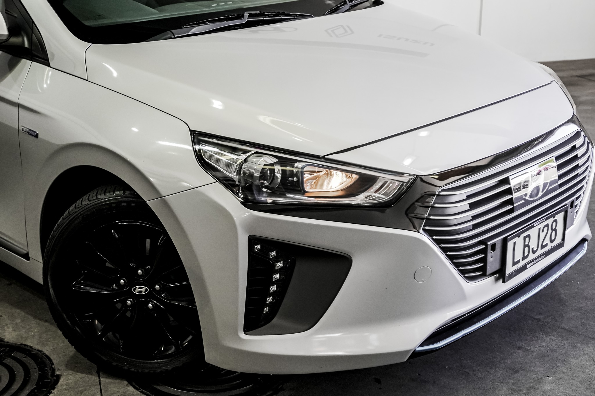 2017 Hyundai Ioniq | PHEV PHEV/6AM | 25562 | 7