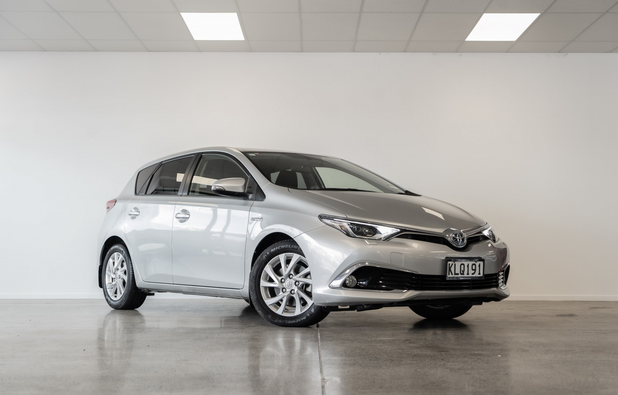 2017 Toyota Corolla | HYBRID 1.8PH/CVT | 16563 | 1