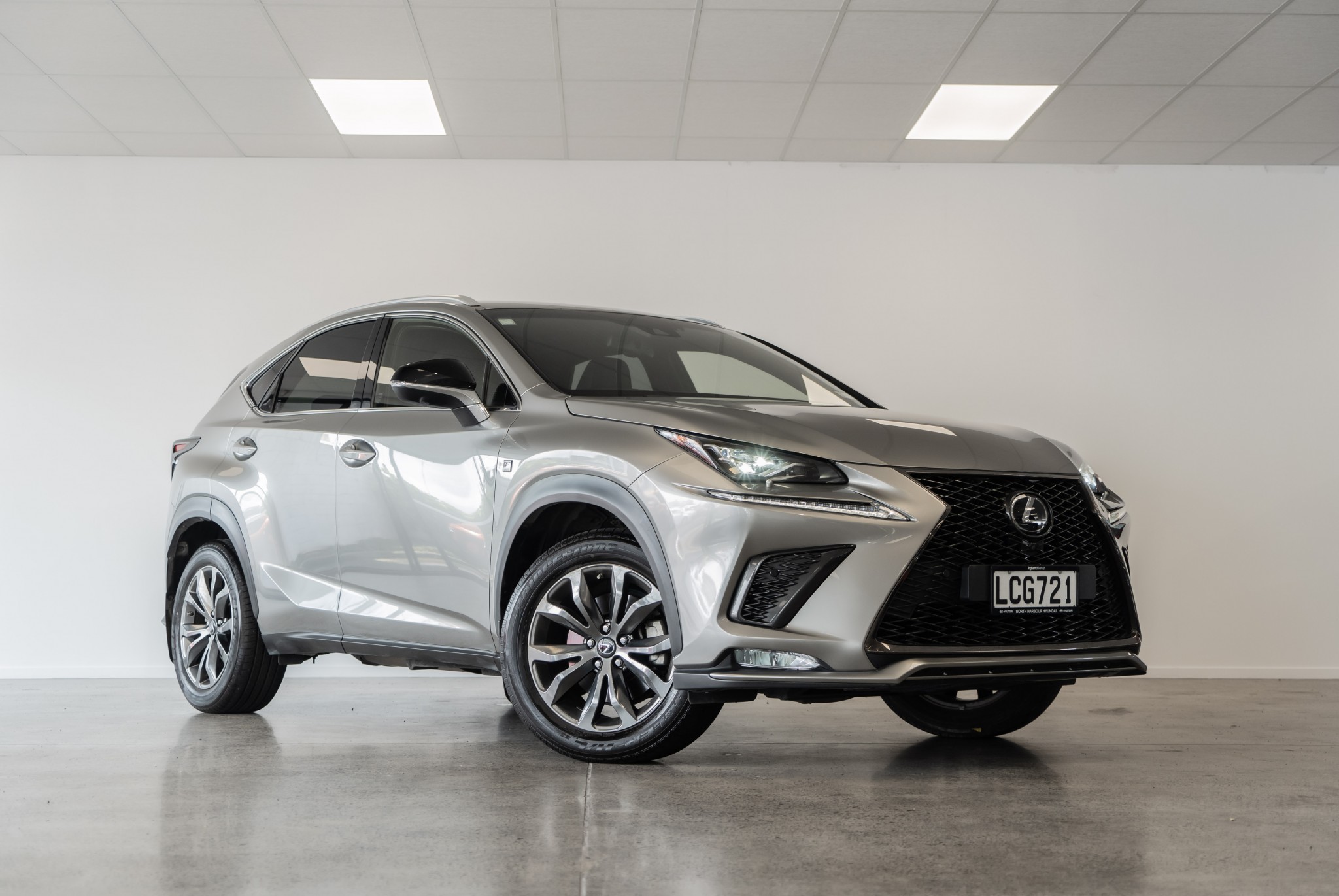 2018 Lexus NX300 | F SPORT 2.0PT/4WD | 16711 | 1