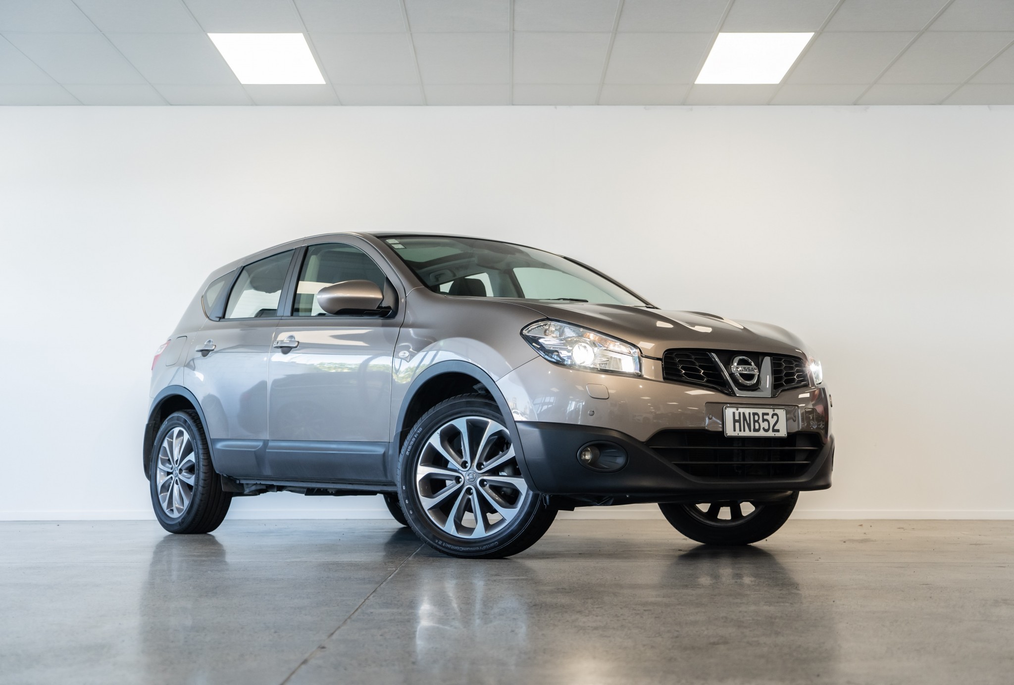 2014 Nissan Qashqai | 2.0 TI AT | 17621 | 1