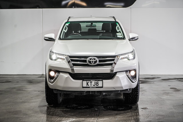2017 Toyota Fortuner | LIMITED 2.8D/4WD/6AT | 23804 | 4