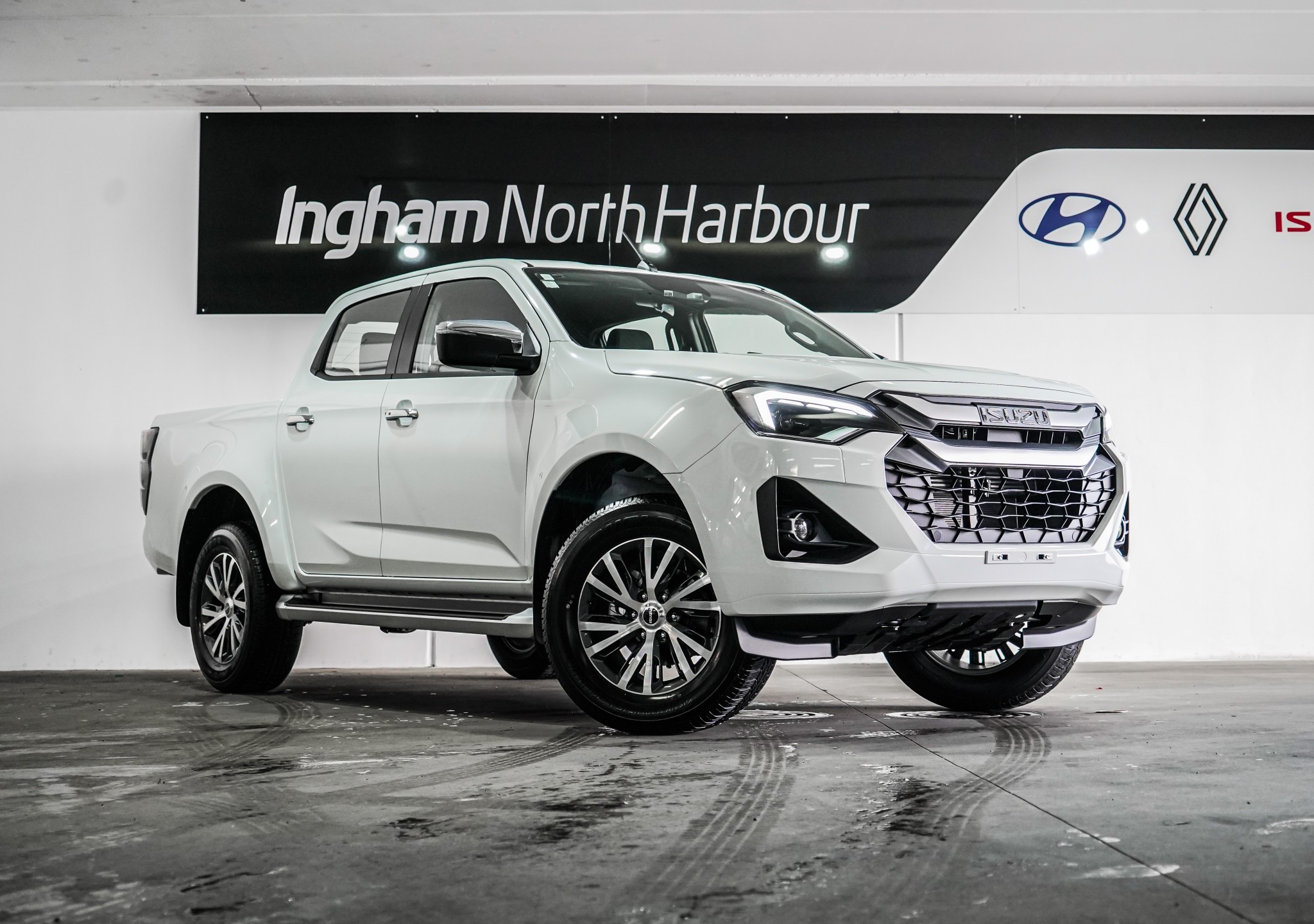 2024 Isuzu D-MAX | LS D/CAB 2WD  | 24075 | 1