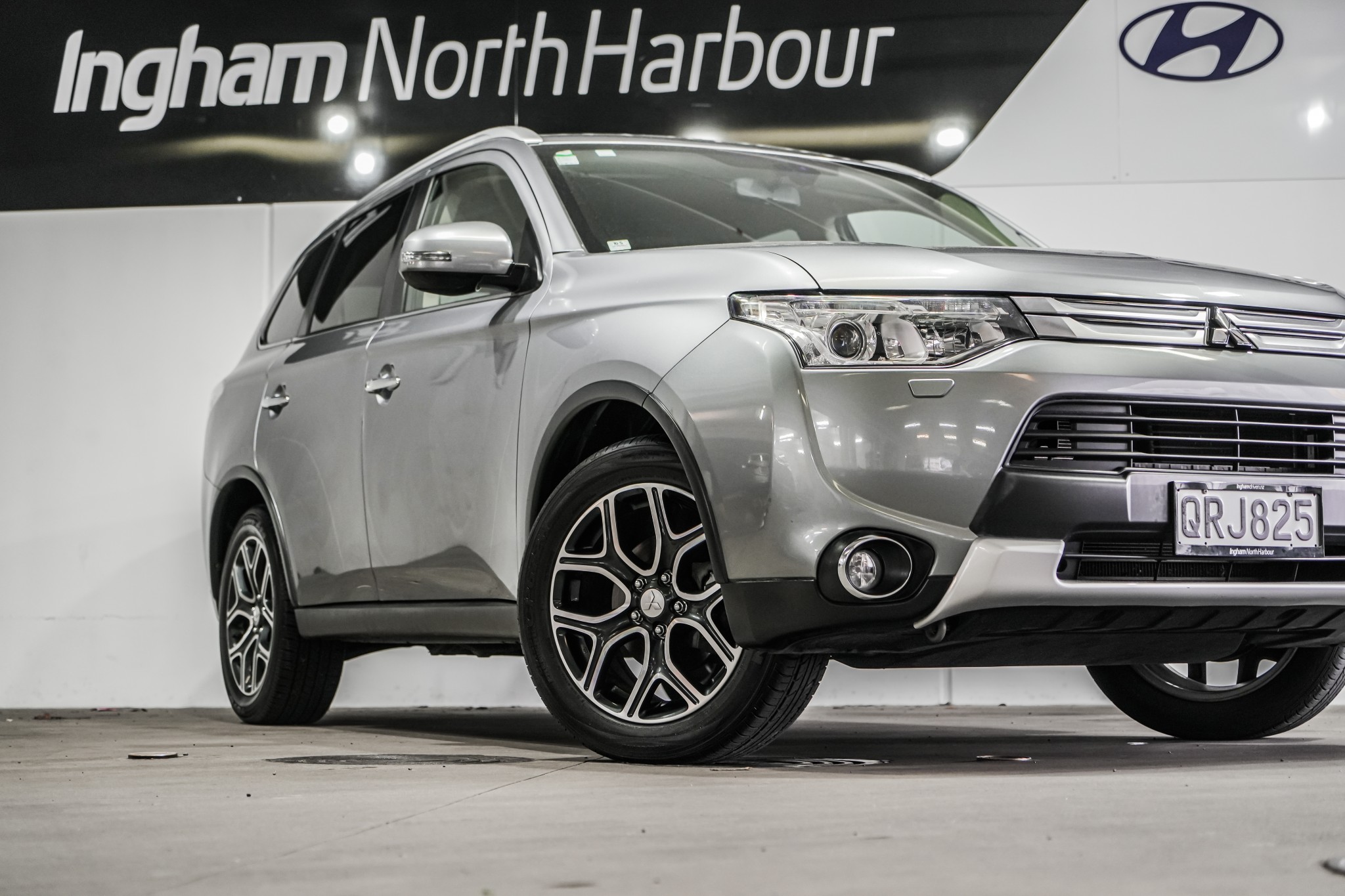 2015 Mitsubishi Outlander | VRX 2.4P/4WD/CVT/SW | 24207 | 7