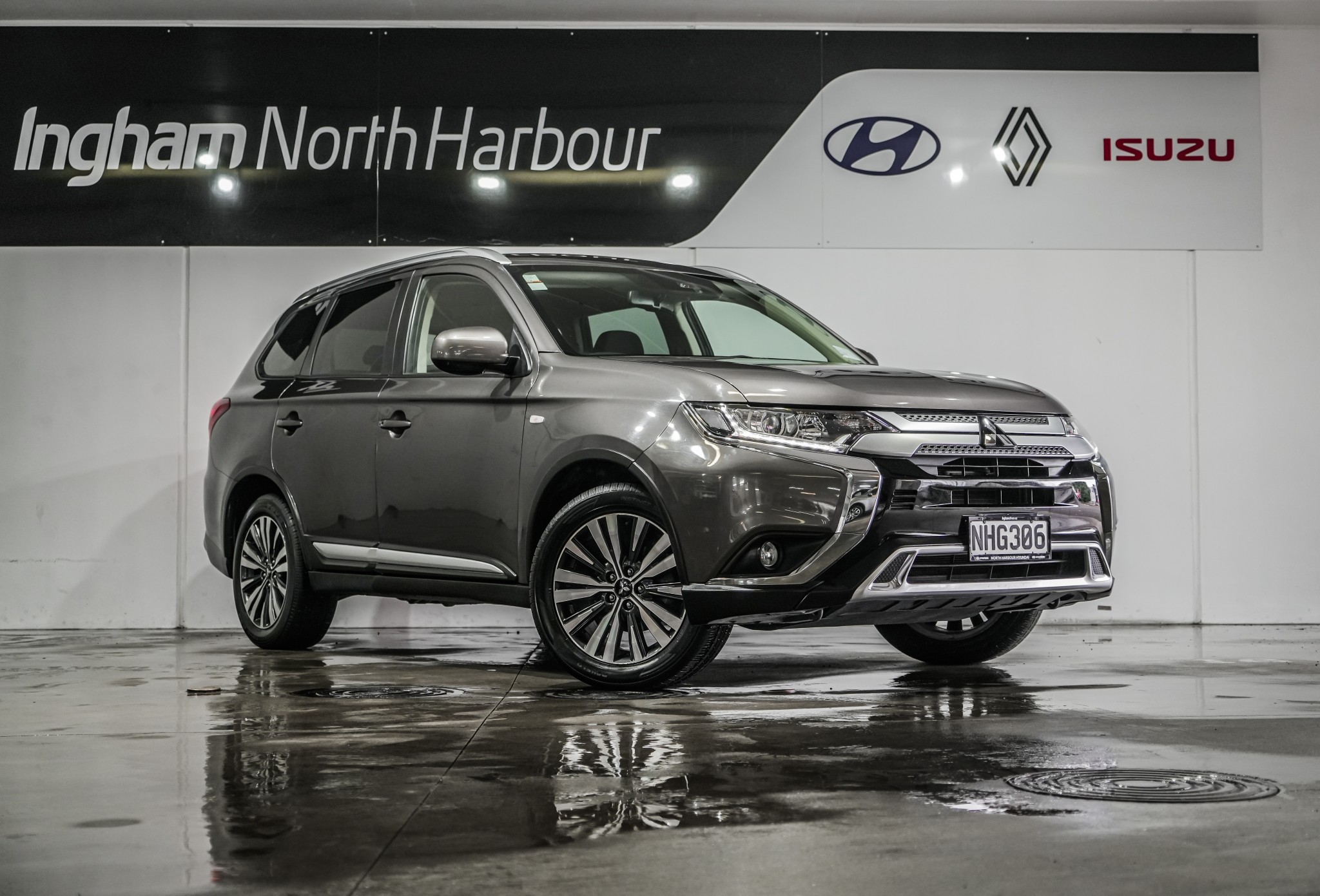 2021 Mitsubishi Outlander | LS 2.4P/4WD/CVT | 24392 | 1