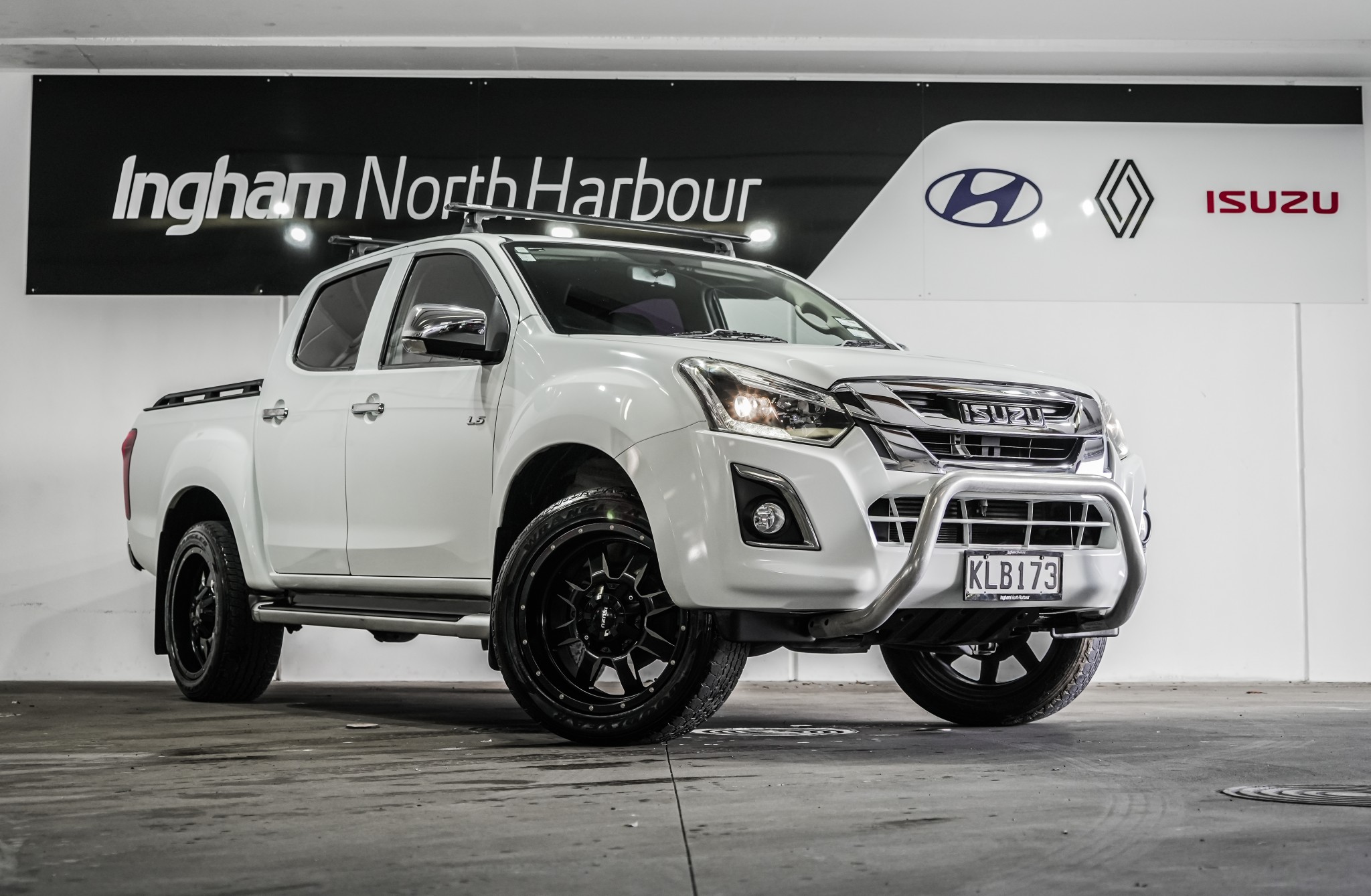 2017 Isuzu D-MAX | LS D/C 3.0D/6MT | 24470 | 1