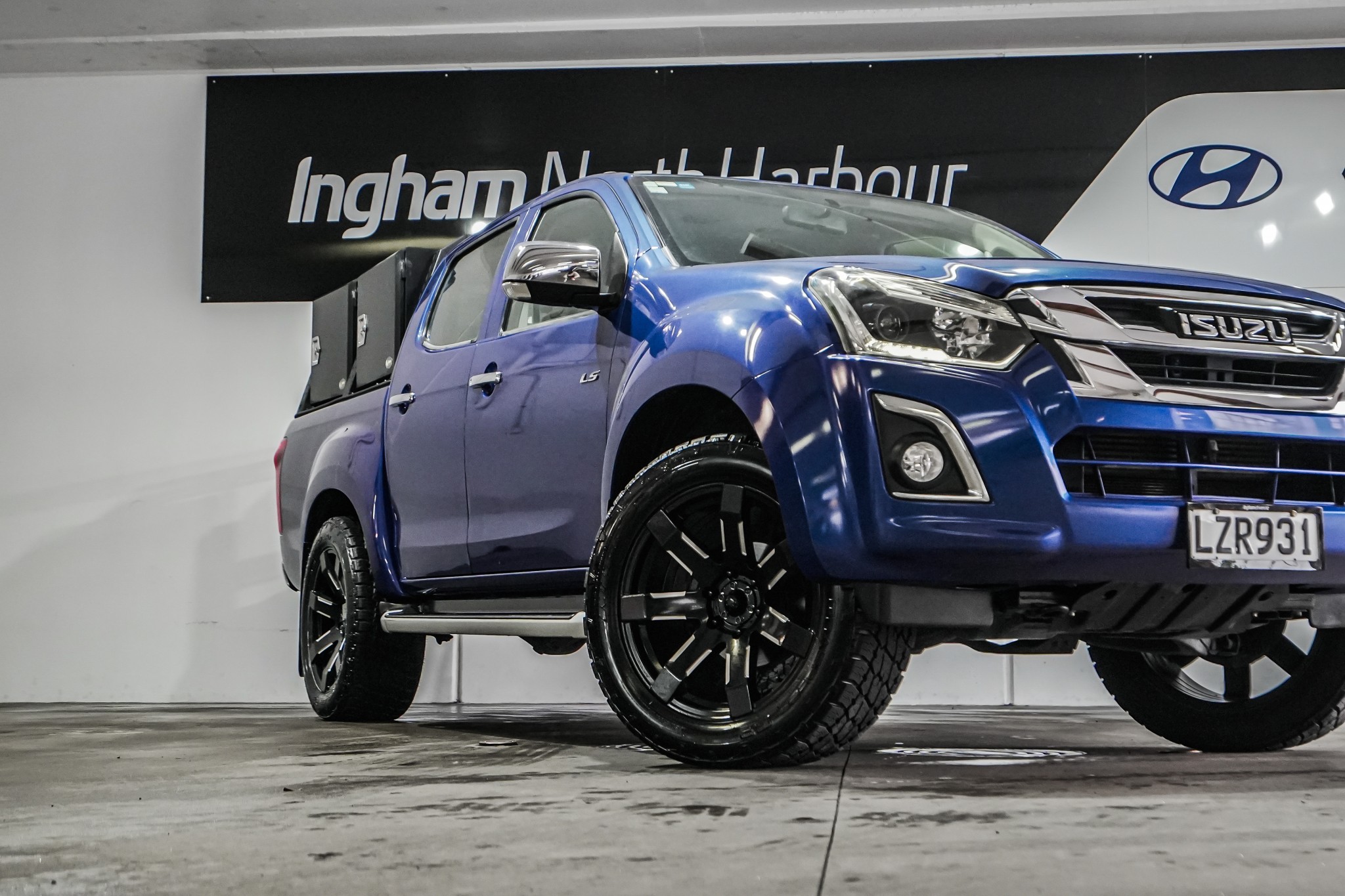 2019 Isuzu D-MAX | LS DC 3.0D/6AT | 24567 | 6