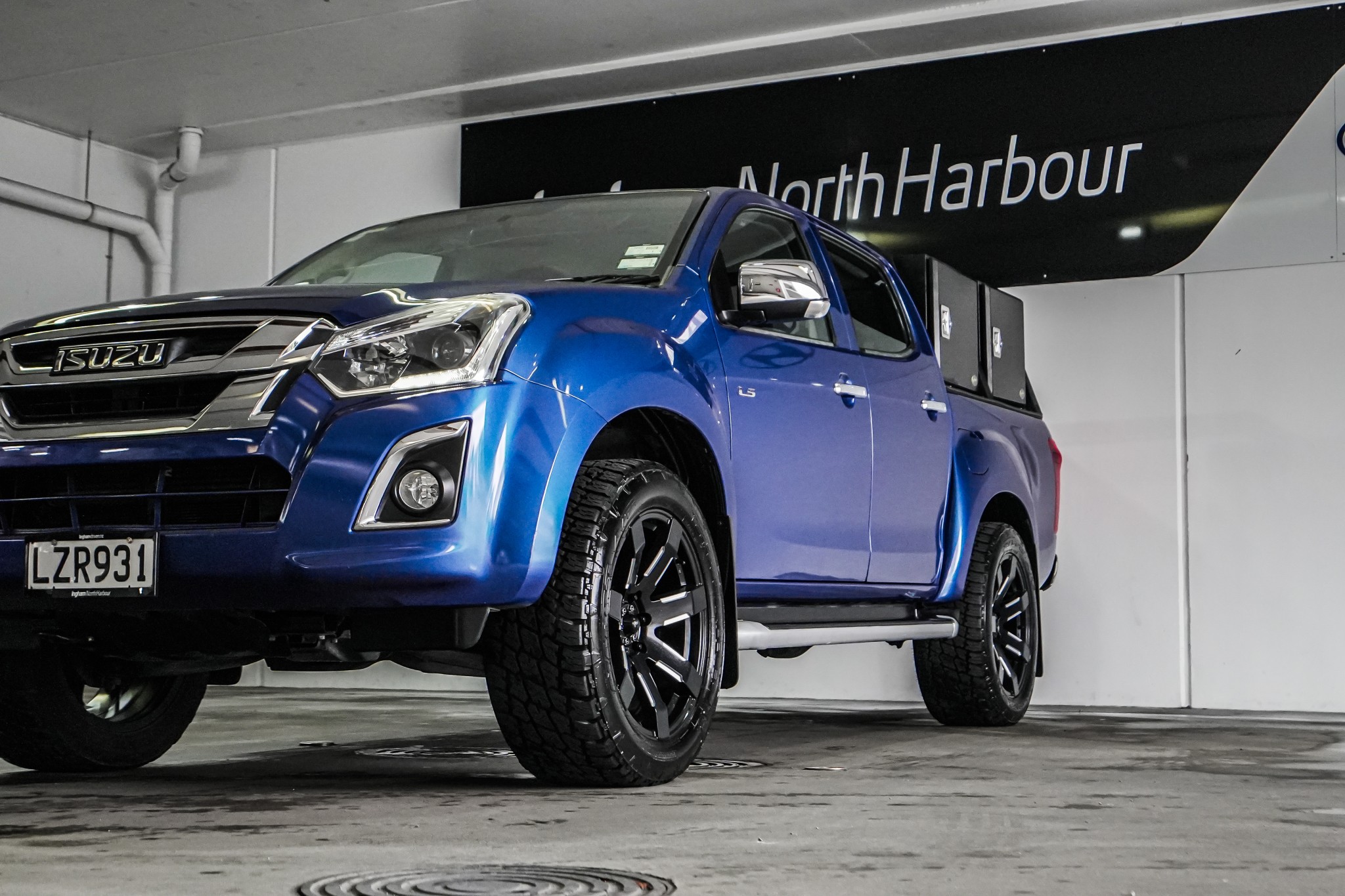 2019 Isuzu D-MAX | LS DC 3.0D/6AT | 24567 | 7