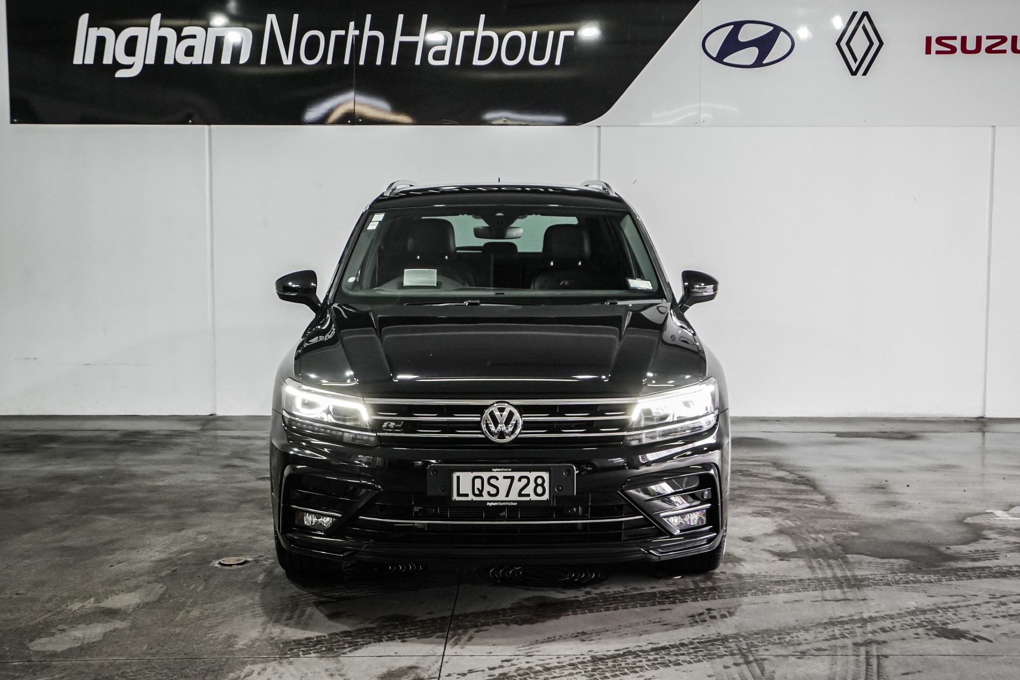 2018 Volkswagen Tiguan | TSI R-LINE 4MOTION 2 | 24570 | 4