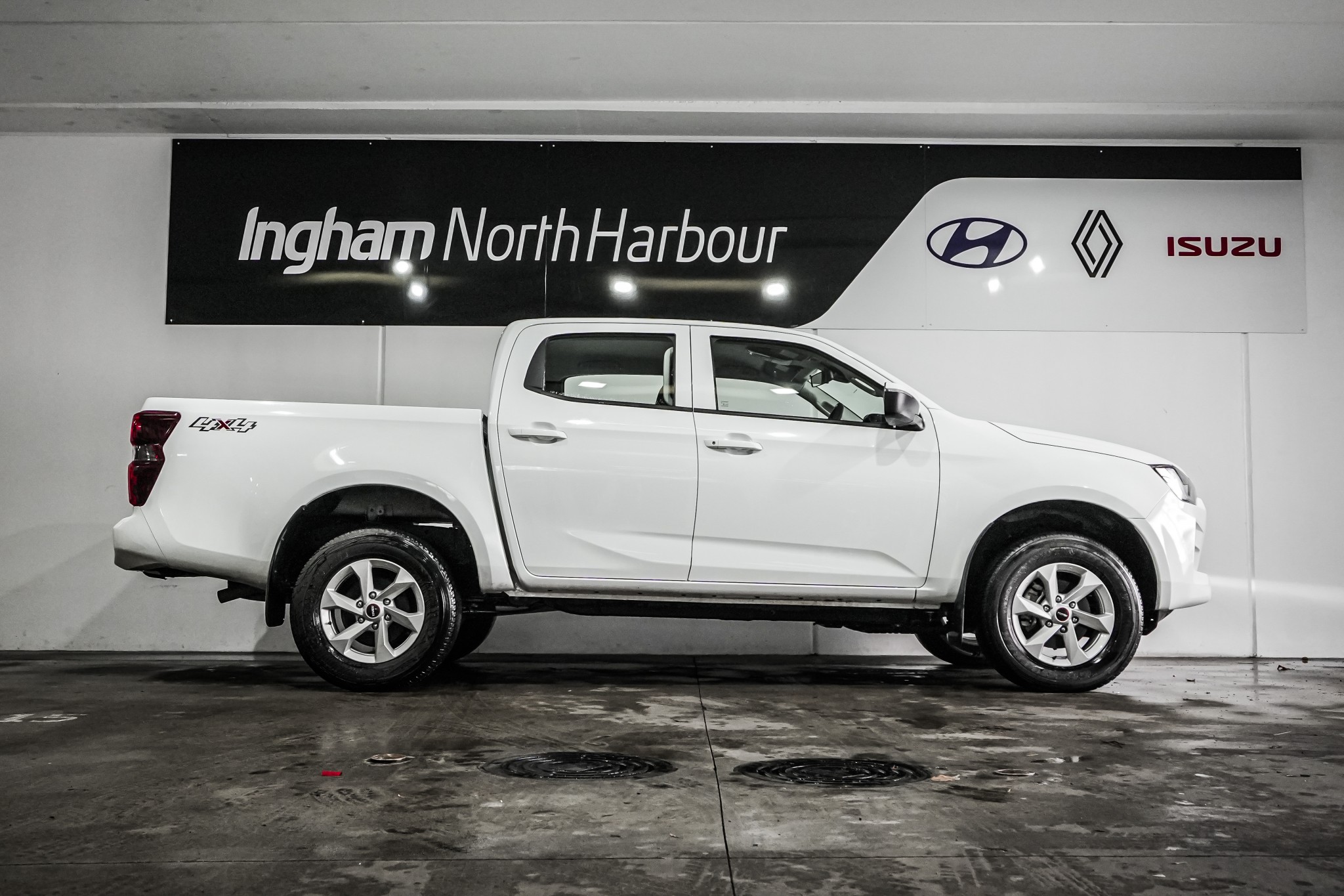 2023 Isuzu D-MAX | LS-M DOUBLE CAB 4WD | 24702 | 2