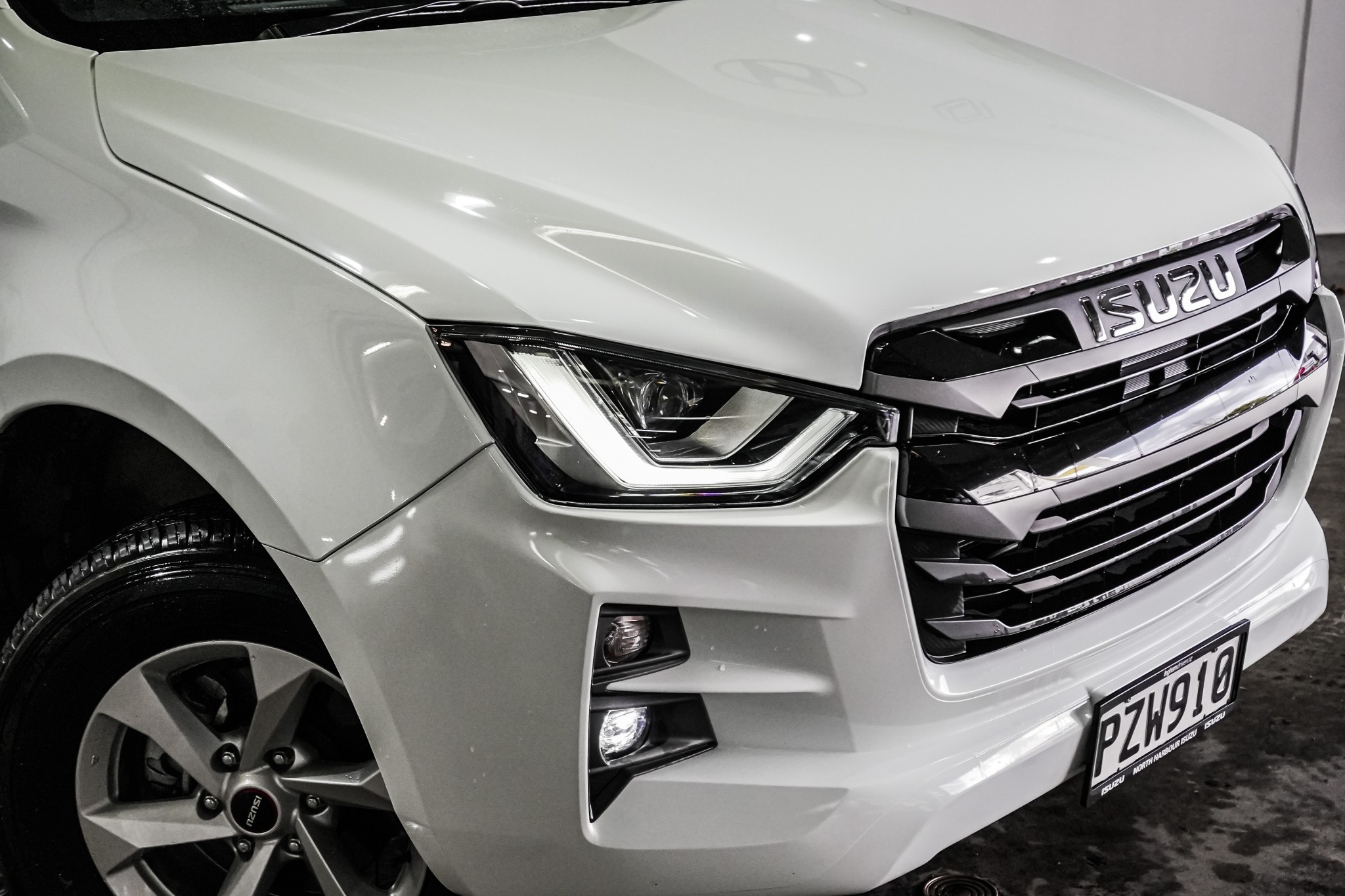 2023 Isuzu D-MAX | LS-M DOUBLE CAB 4WD | 24702 | 7