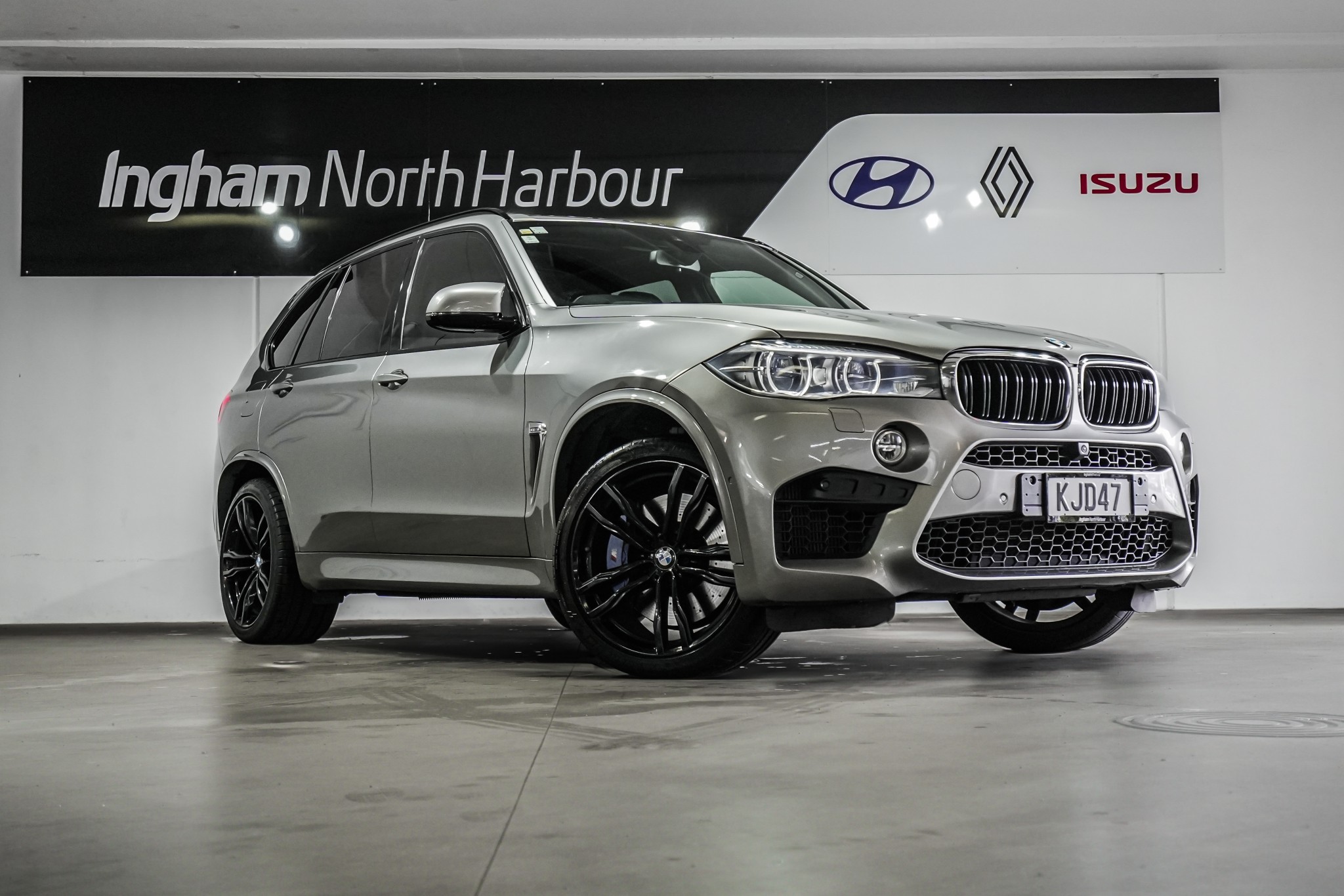 2017 BMW X5 | M SAV 4.4P/4WD/8AT/S | 25140 | 1