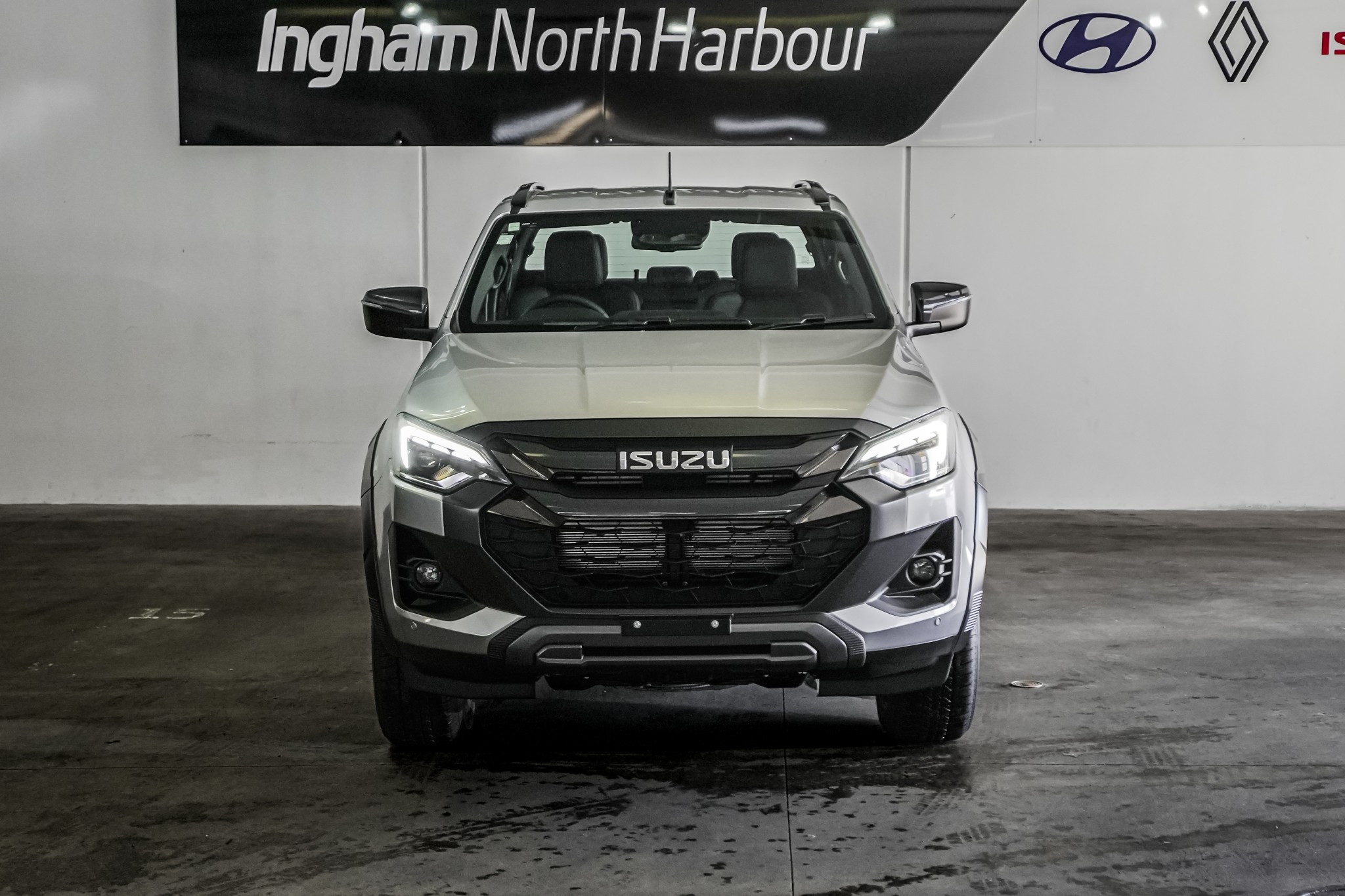 2025 Isuzu D-MAX | X-TERRAIN DOUBLE CAB | 25535 | 4