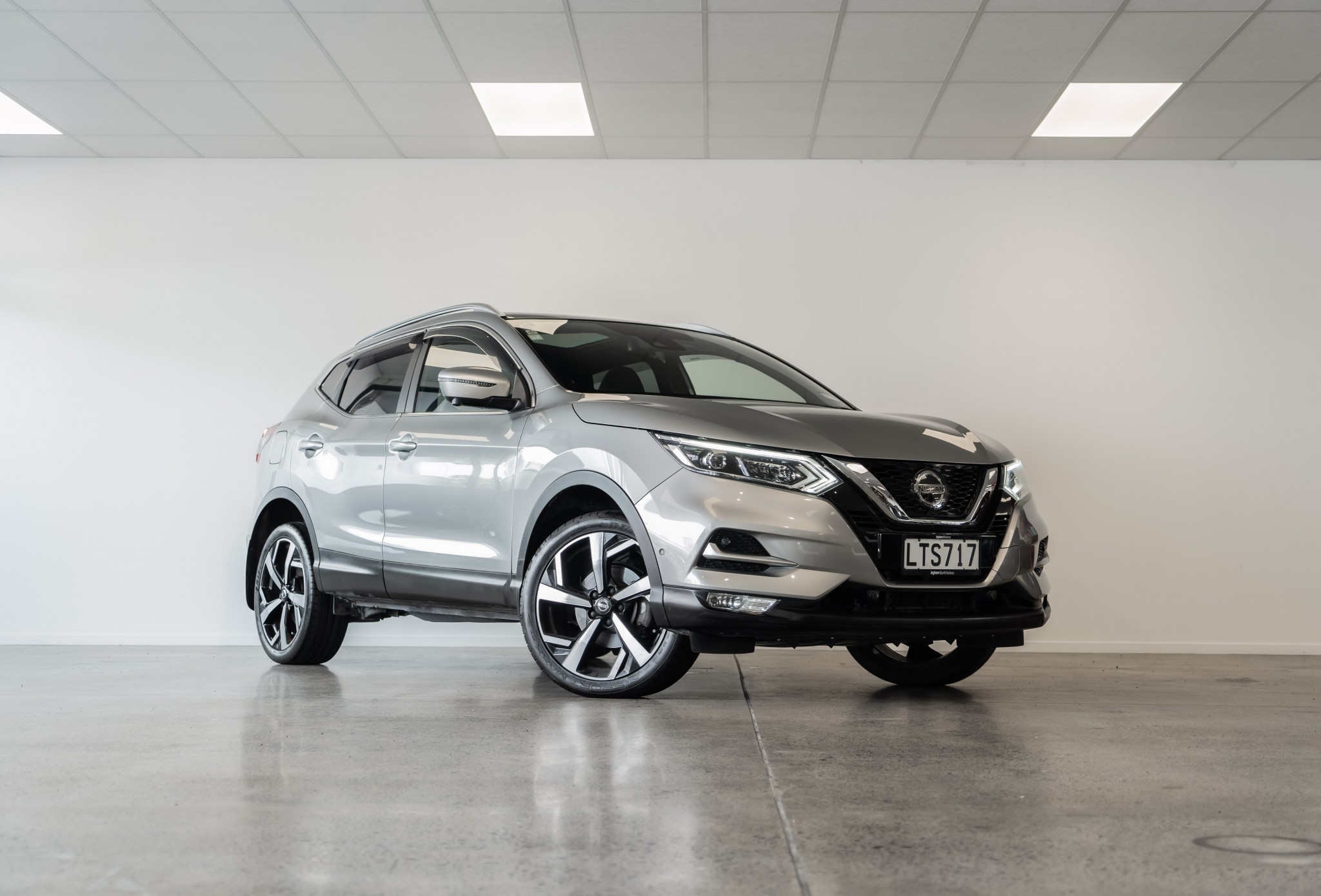 nissan qashqai 2018 silver