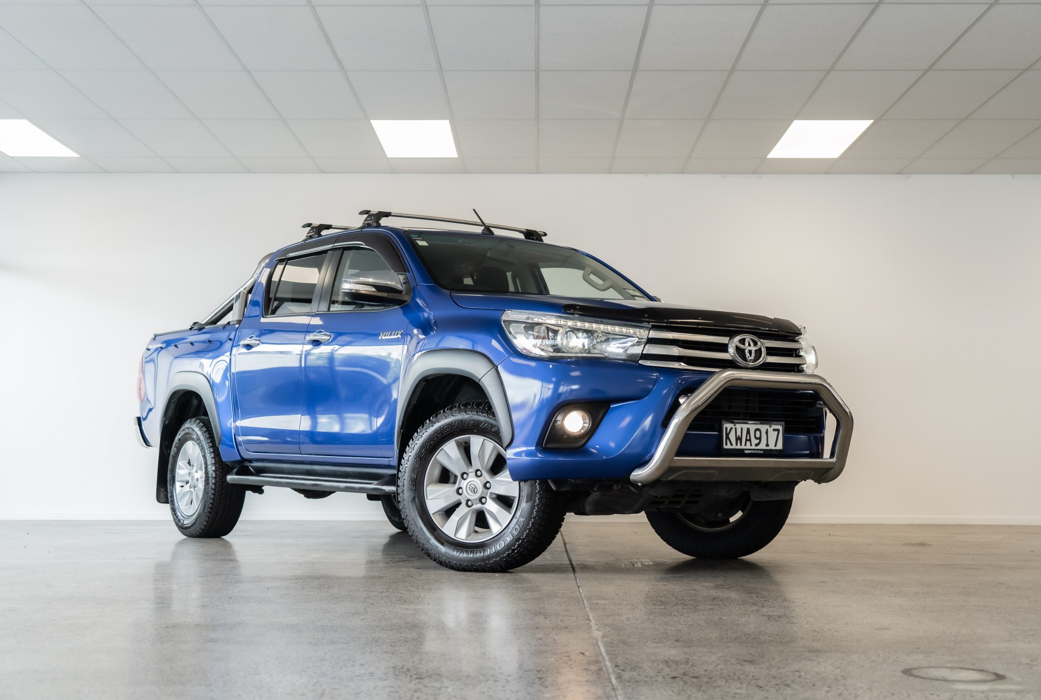 2017 Toyota Hilux | SR5 TD DC 2.8D/6AT/U | 17156 | 1