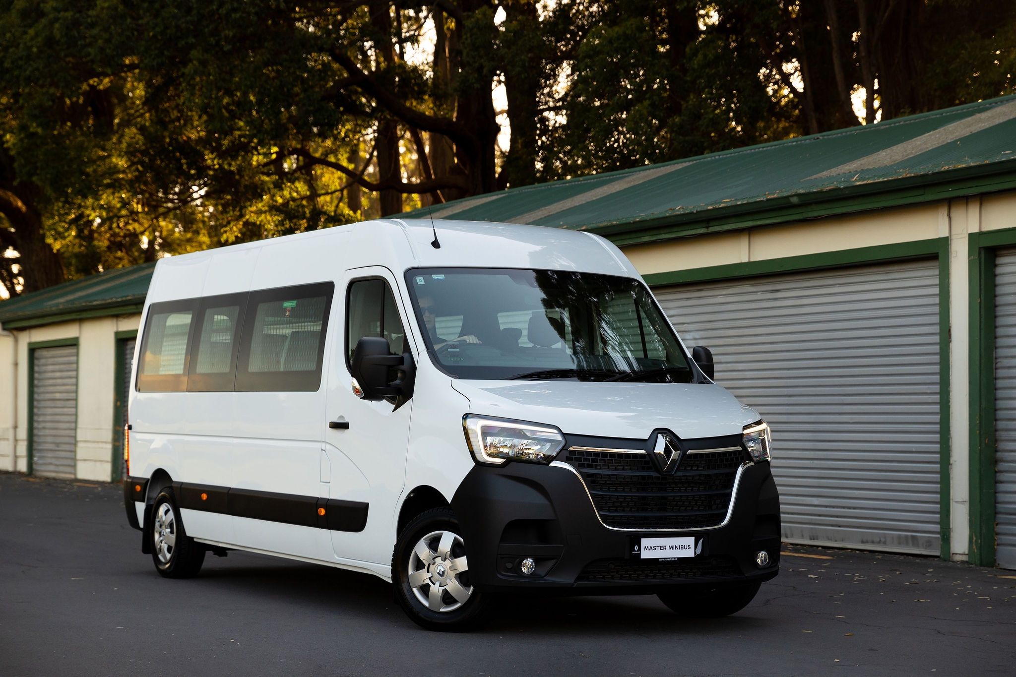 2024 Renault Master | MINIBUS 2.3DT | 24120 | 1