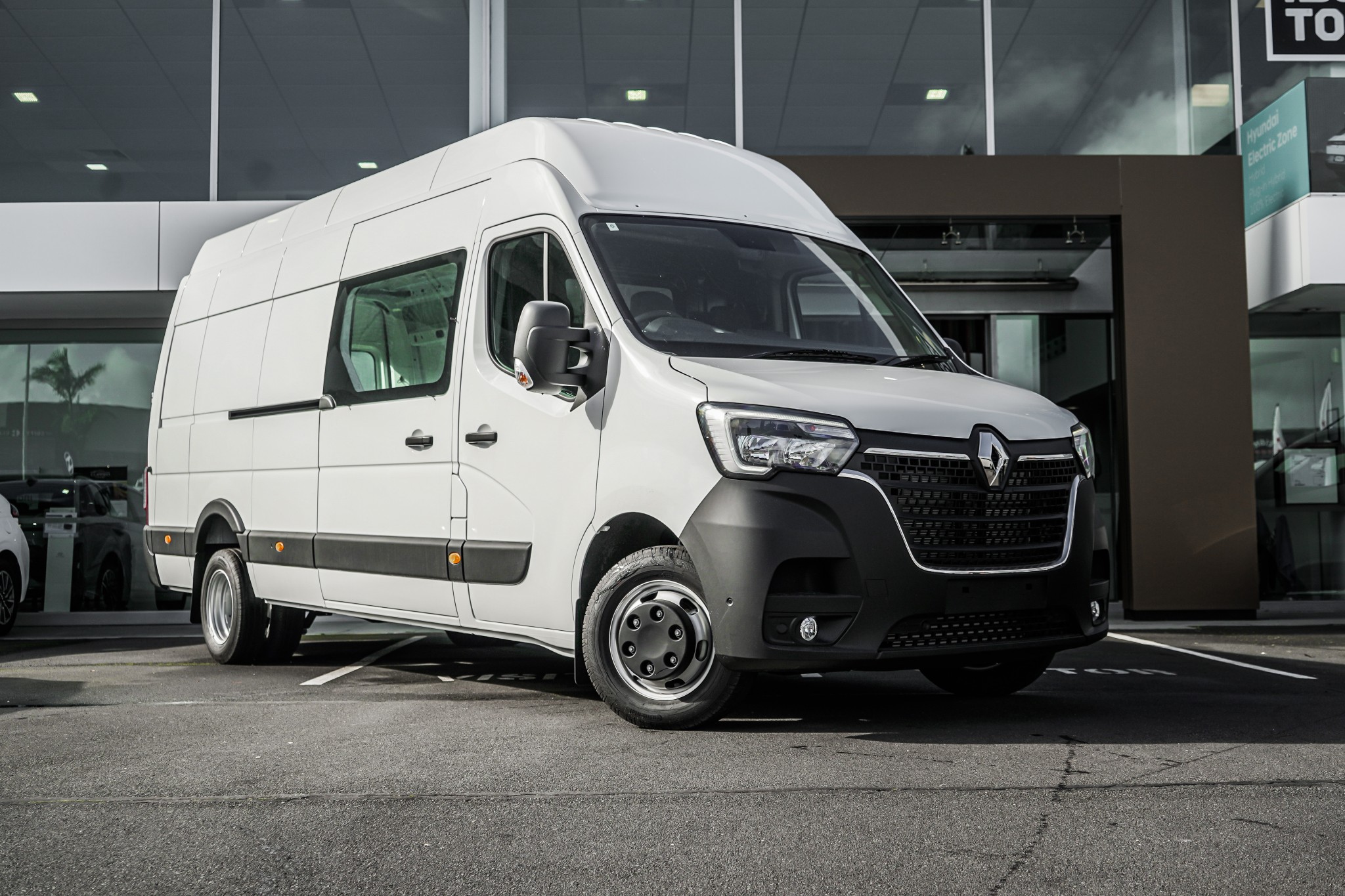 2024 Renault Master | ELWB L4H3 | 24196 | 1