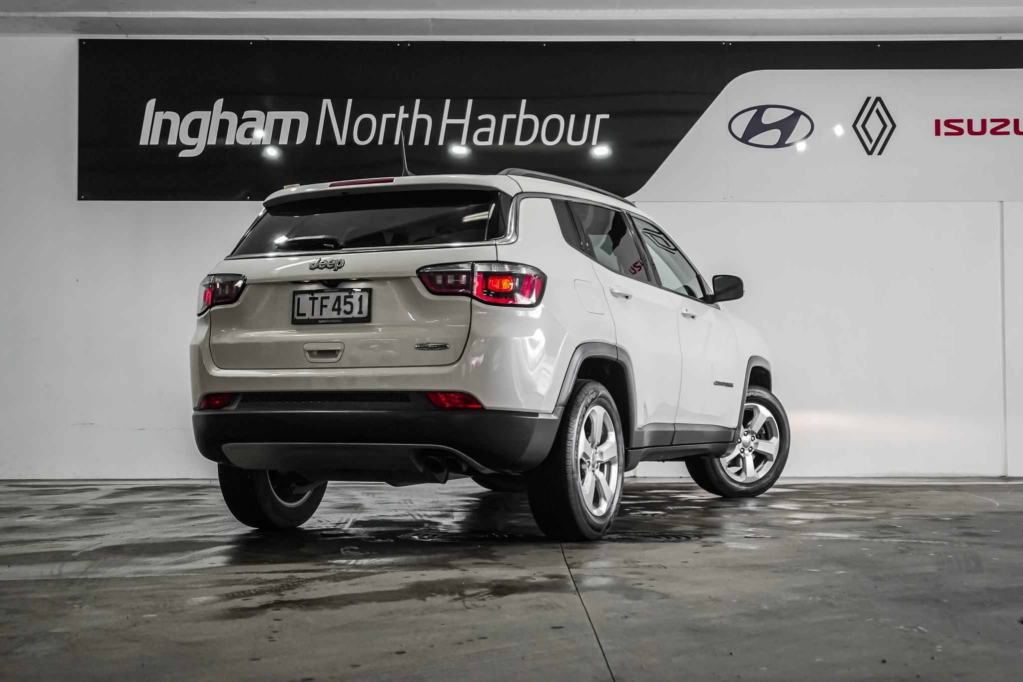 2018 Jeep Compass | LONGITUDE 2.4P/6AT | 25074 | 3