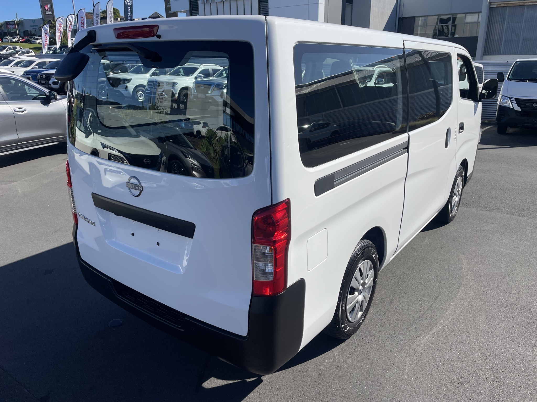 2022 Nissan CARAVAN | NV350 | 23575 | 6