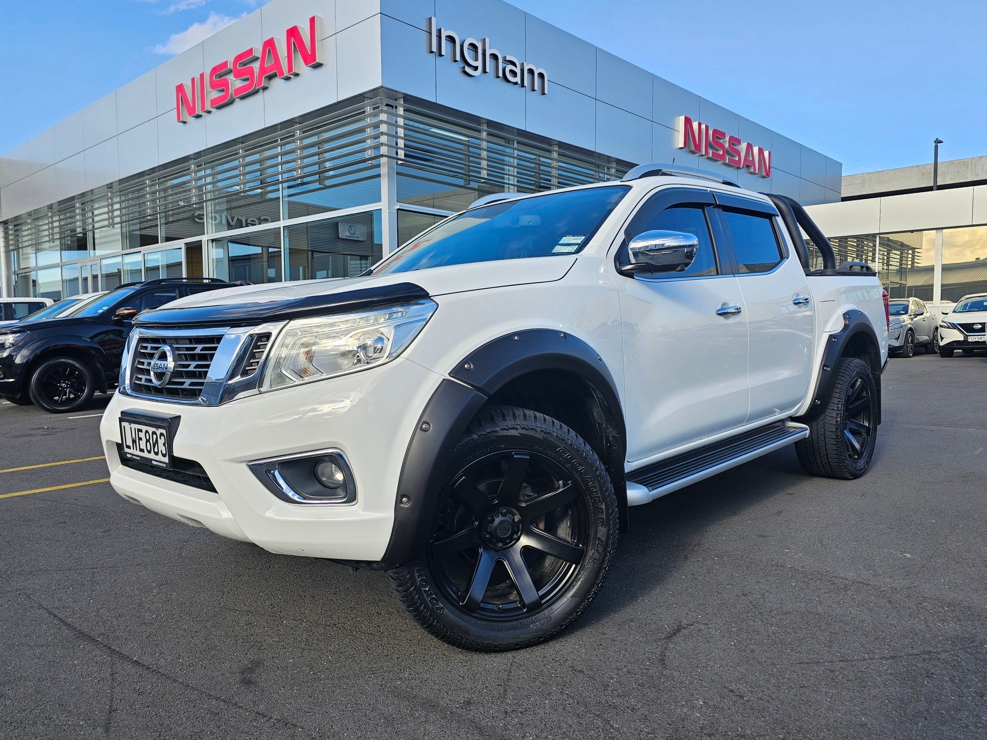 2018 Nissan Navara | ST-X 2.3D/4WD/6MT | 23629 | 1