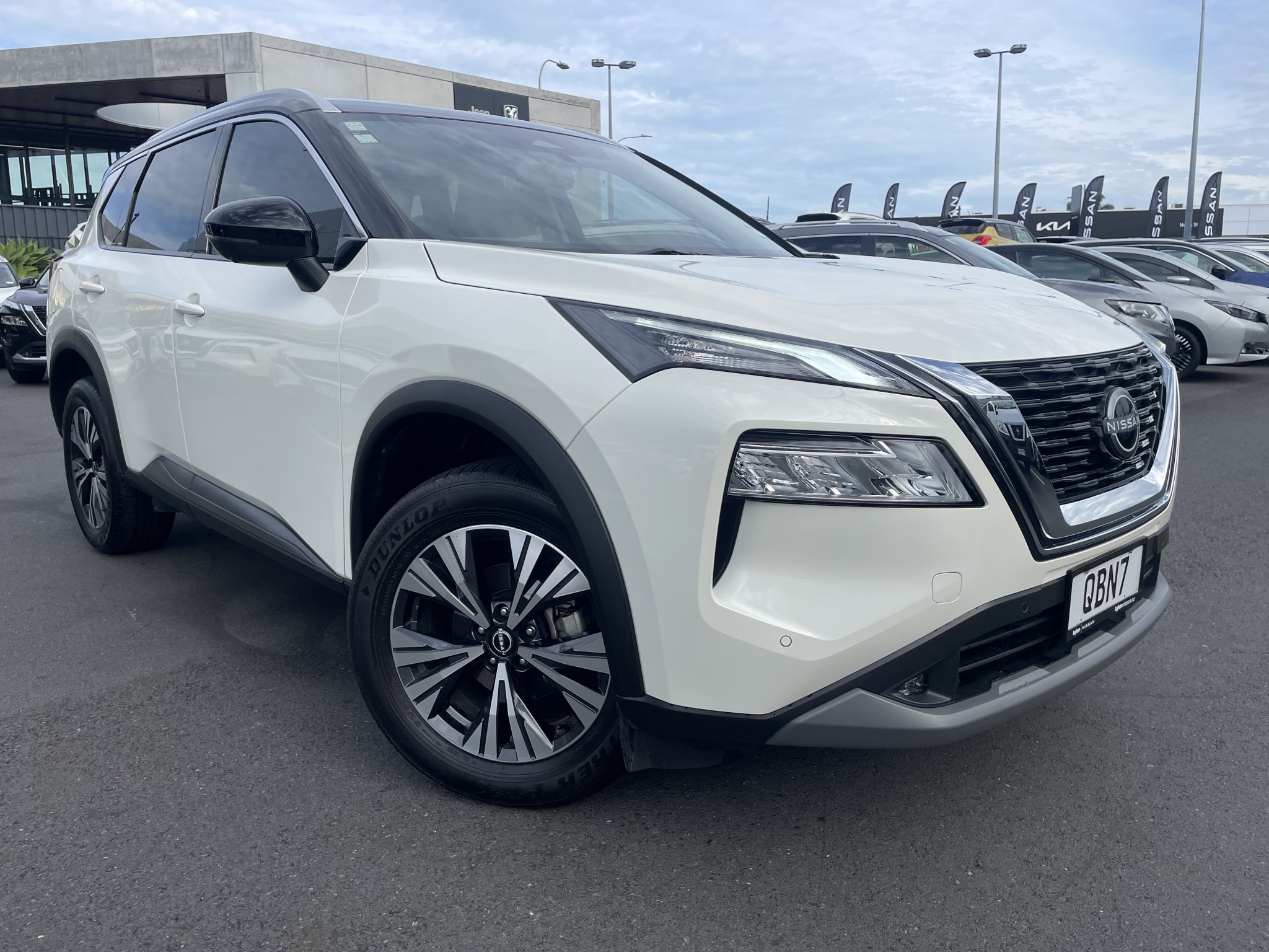 2023 Nissan X-Trail | ST-L  | 23748 | 4