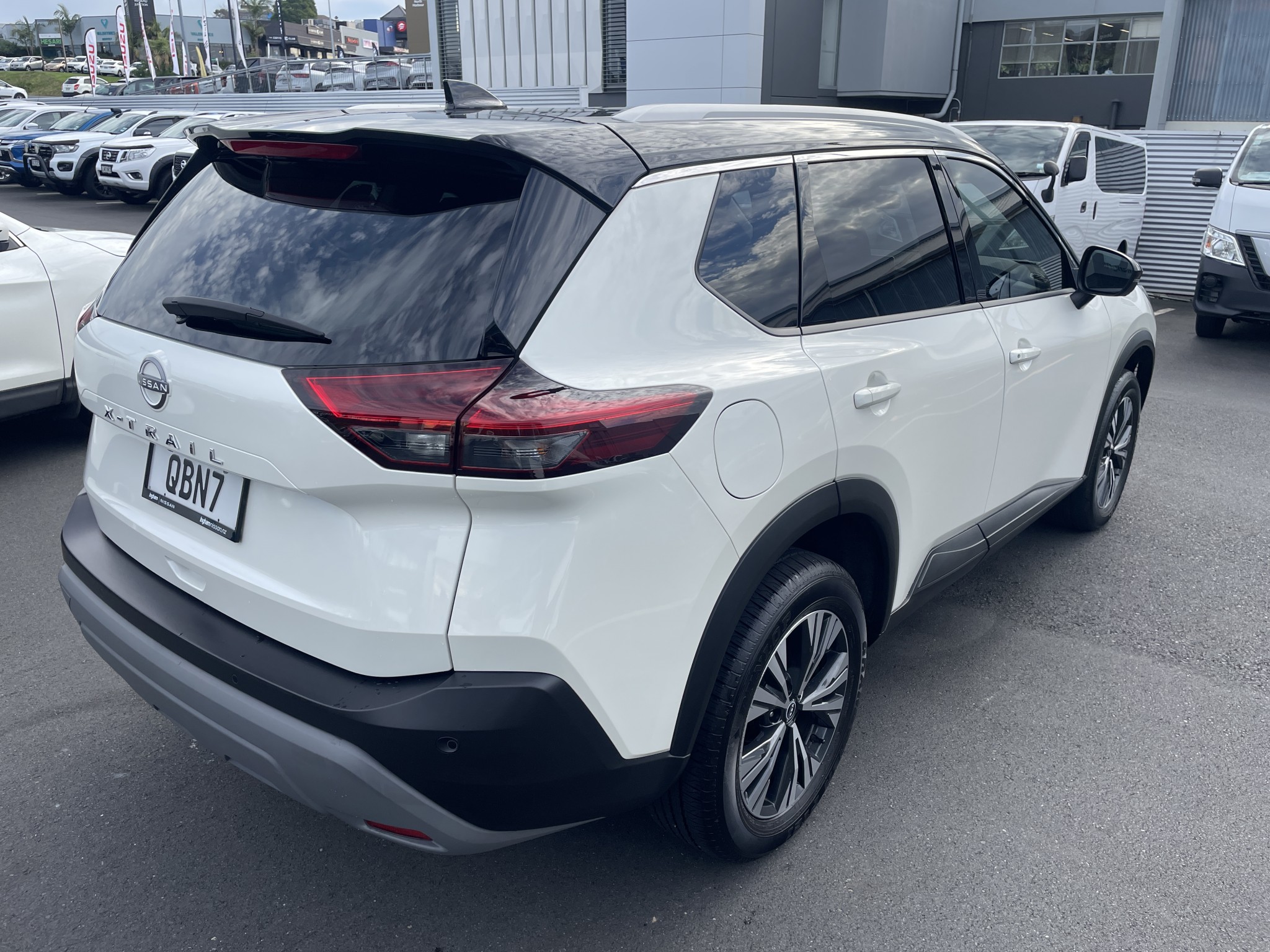 2023 Nissan X-Trail | ST-L  | 23748 | 6