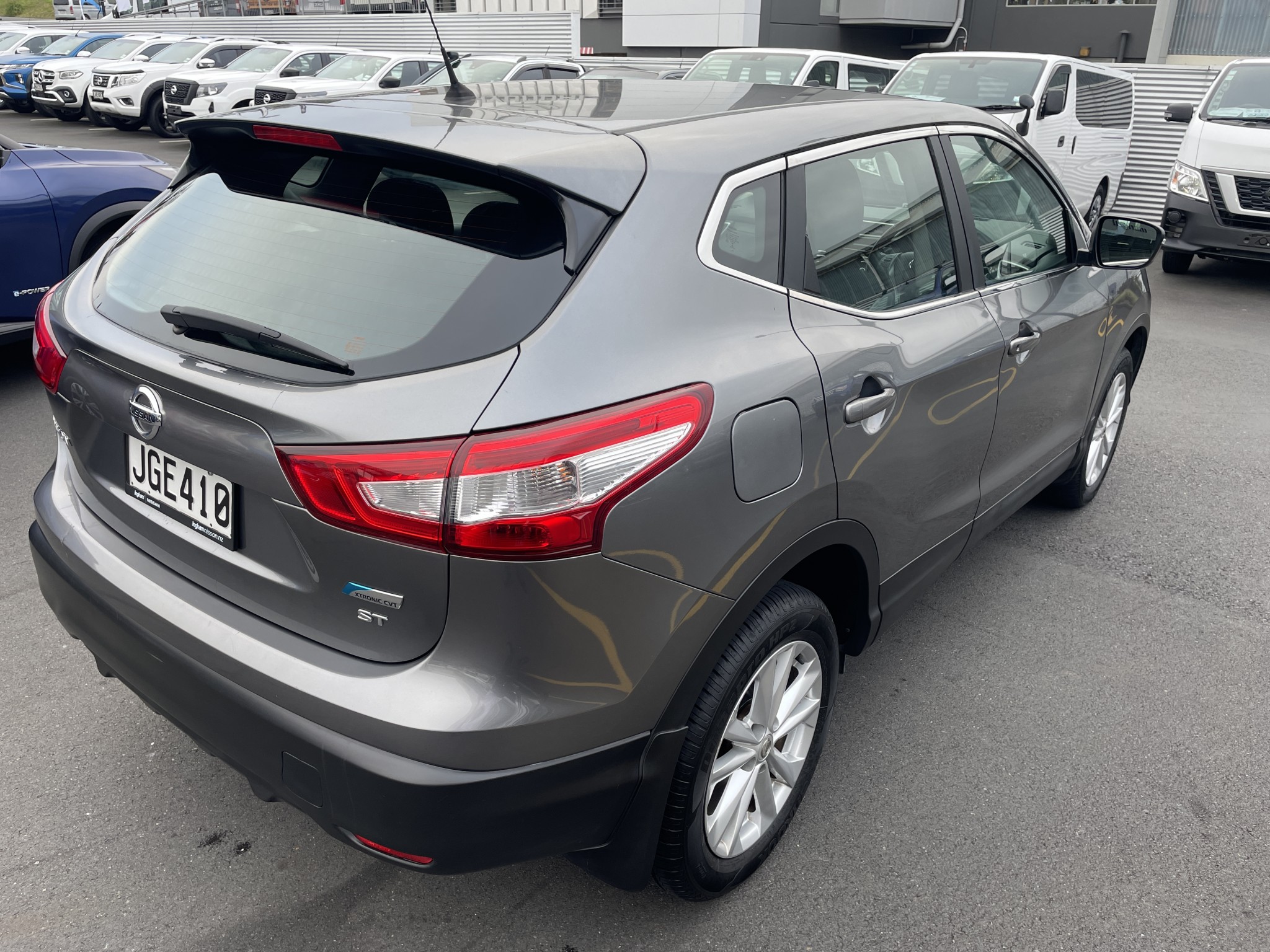 2015 Nissan Qashqai | ST 2.0P/1CVT/HA/5DR | 23802 | 6