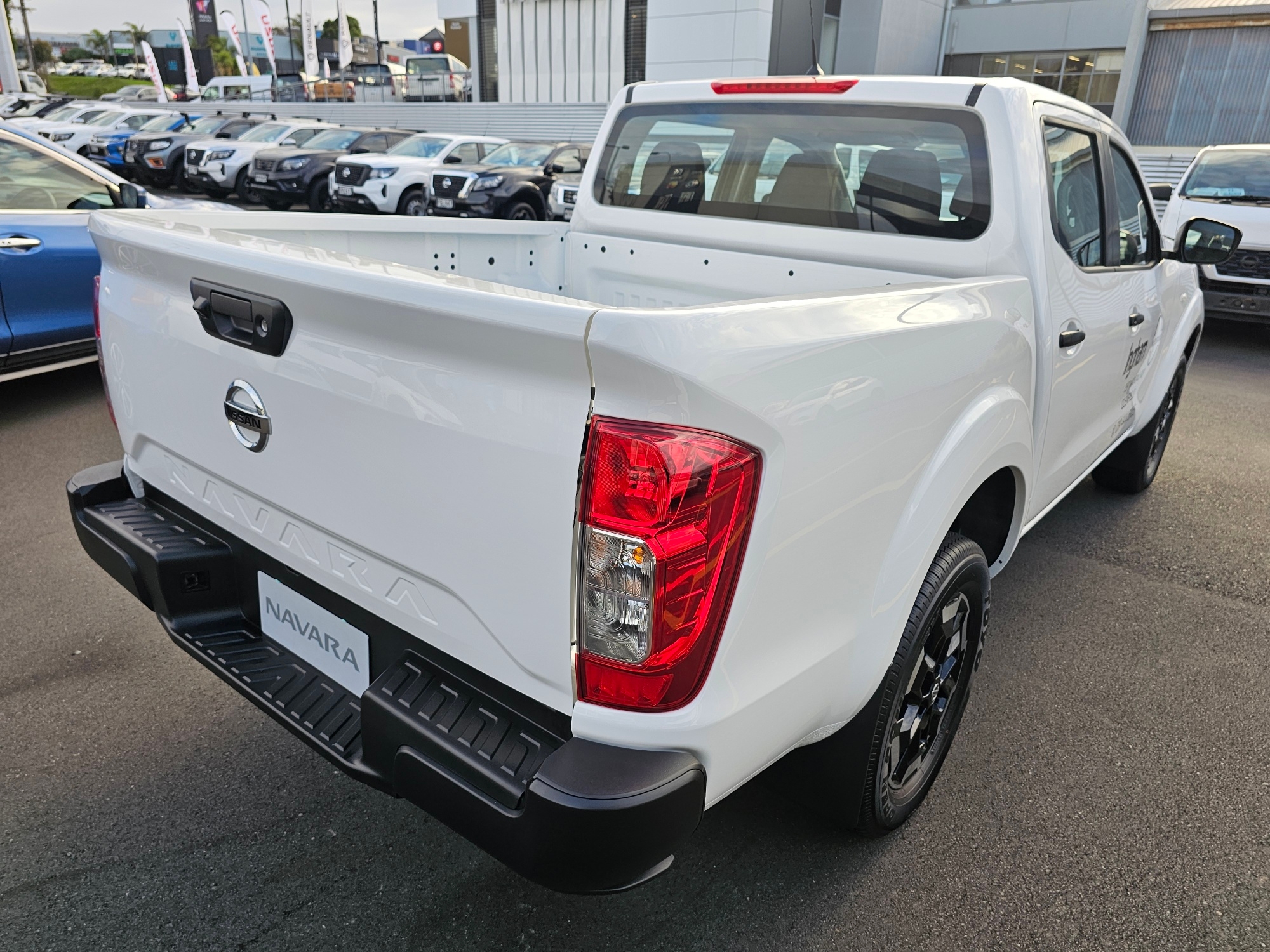 2024 Nissan Navara | SL-X 2WD AUTO | 23859 | 6