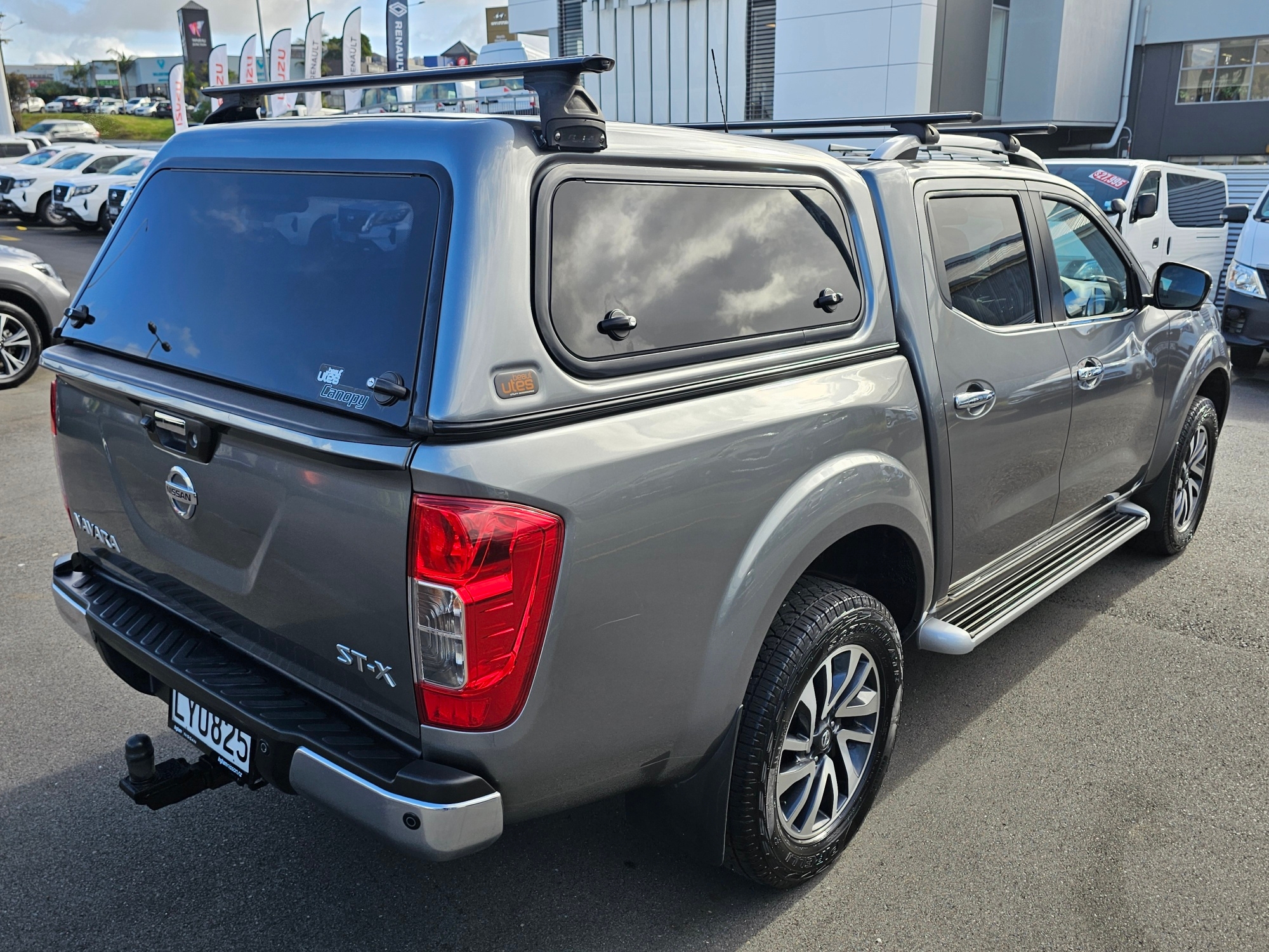 2019 Nissan Navara | ST-X 2.3D/4WD | 24193 | 6