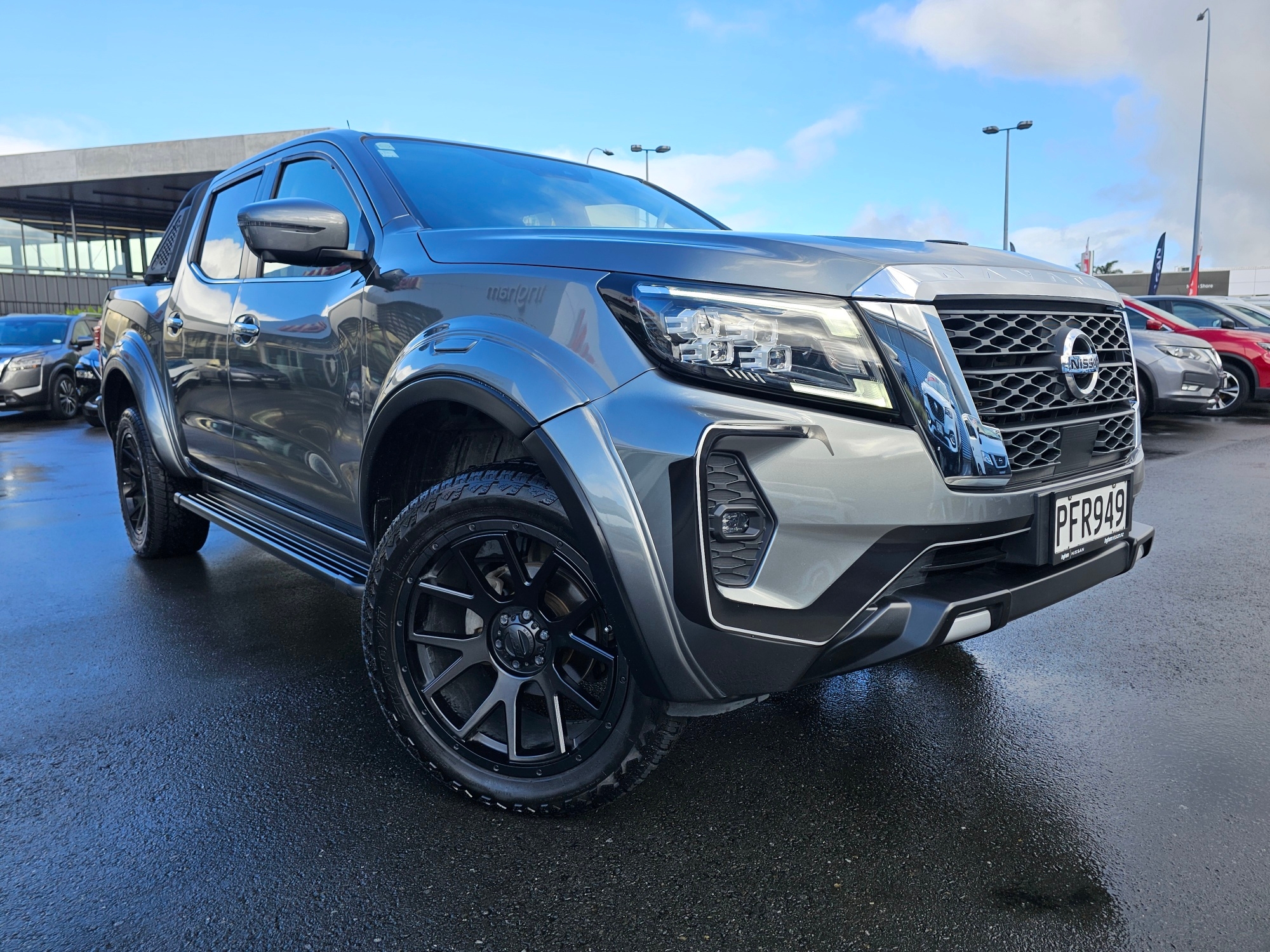 2022 Nissan Navara | ST STORM EDITION 2.3D/4WD/6MT | 24194 | 4