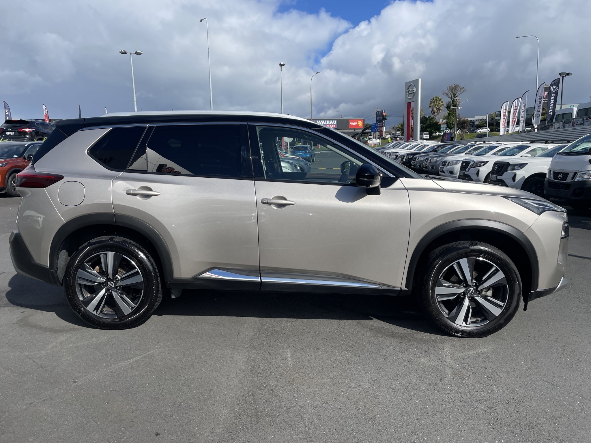 2023 Nissan X-Trail | TI-L 2.5P/4WD/CVT | 24434 | 5