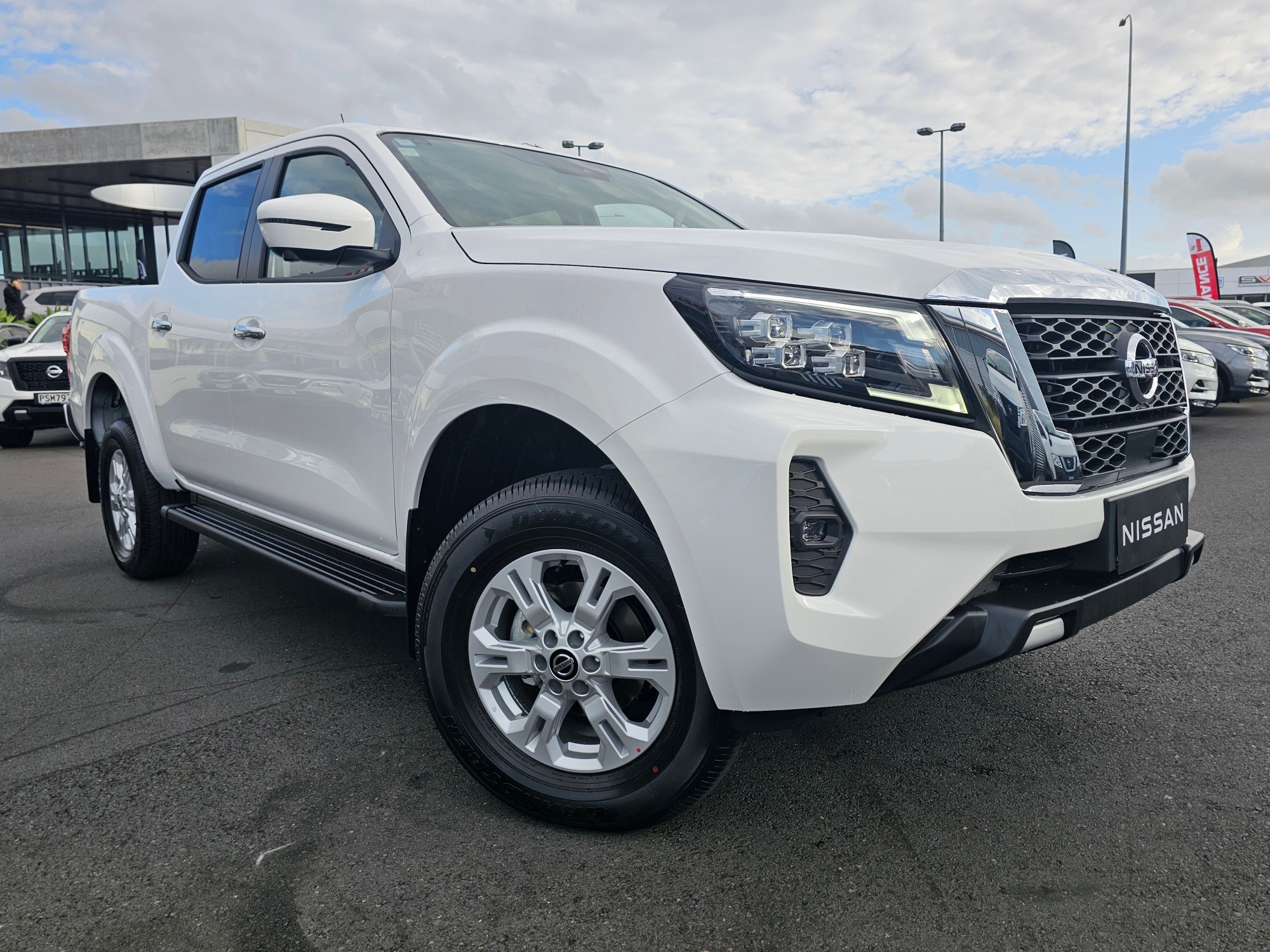 2024 Nissan Navara | ST 4WD MANUAL | 24536 | 4