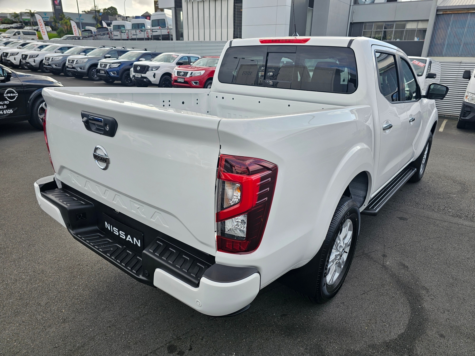 2024 Nissan Navara | ST 4WD MANUAL | 24536 | 6