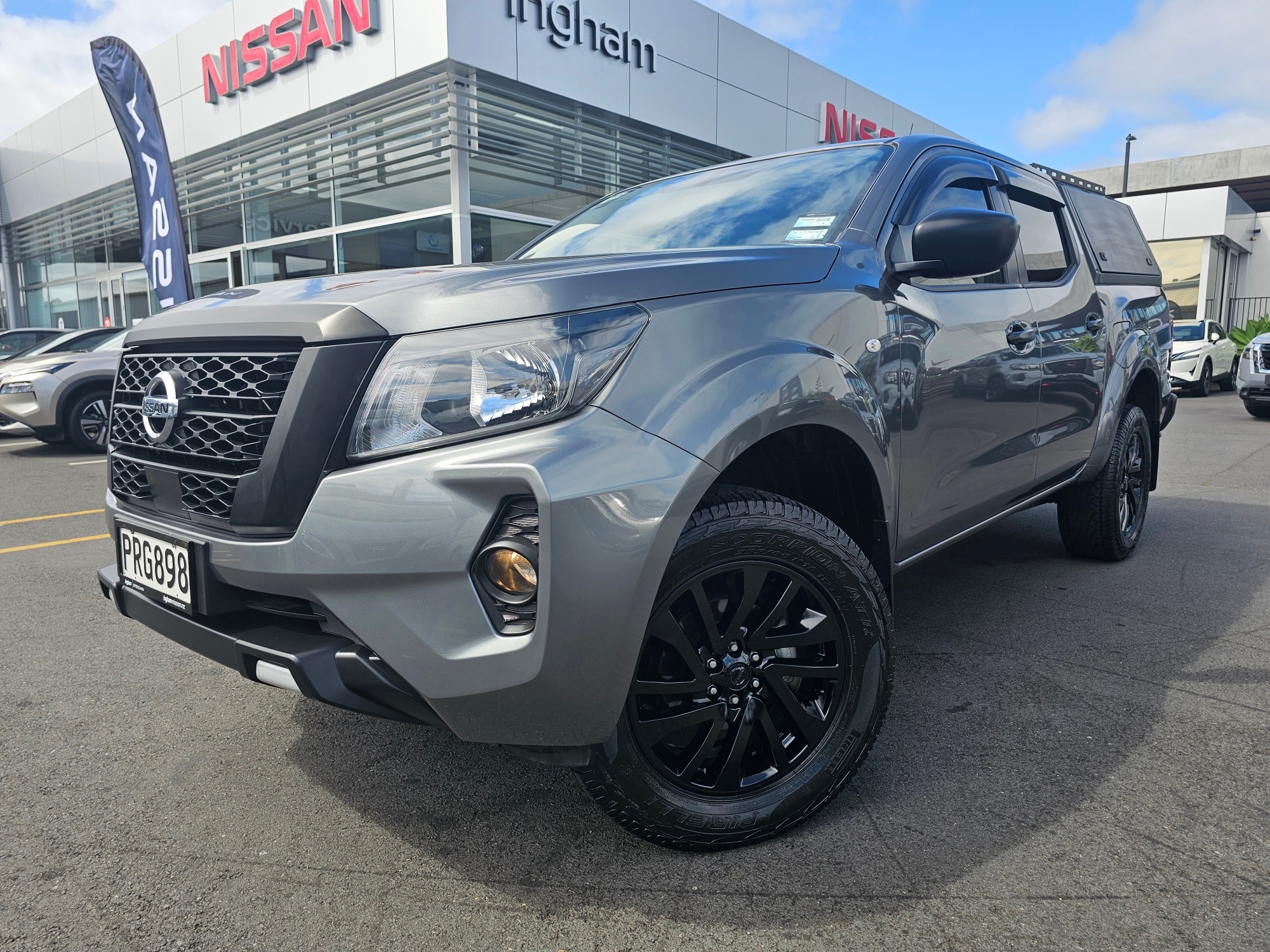 2022 Nissan Navara | SL 2.3D/6MT | 24676 | 2