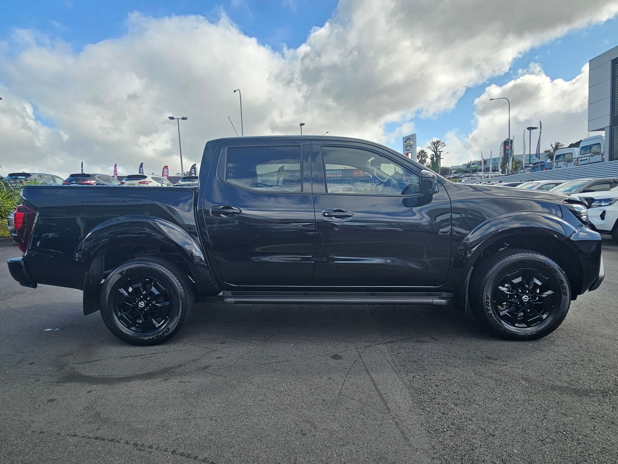 2024 Nissan Navara | ST-X 4WD BLACK EDITION | 24696 | 5