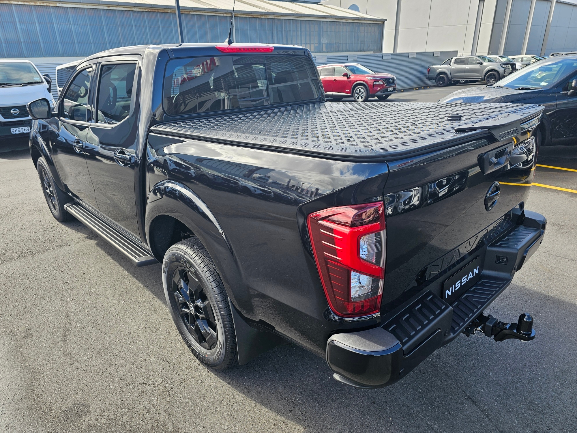 2024 Nissan Navara | ST-X 4WD BLACK EDITION | 24696 | 7