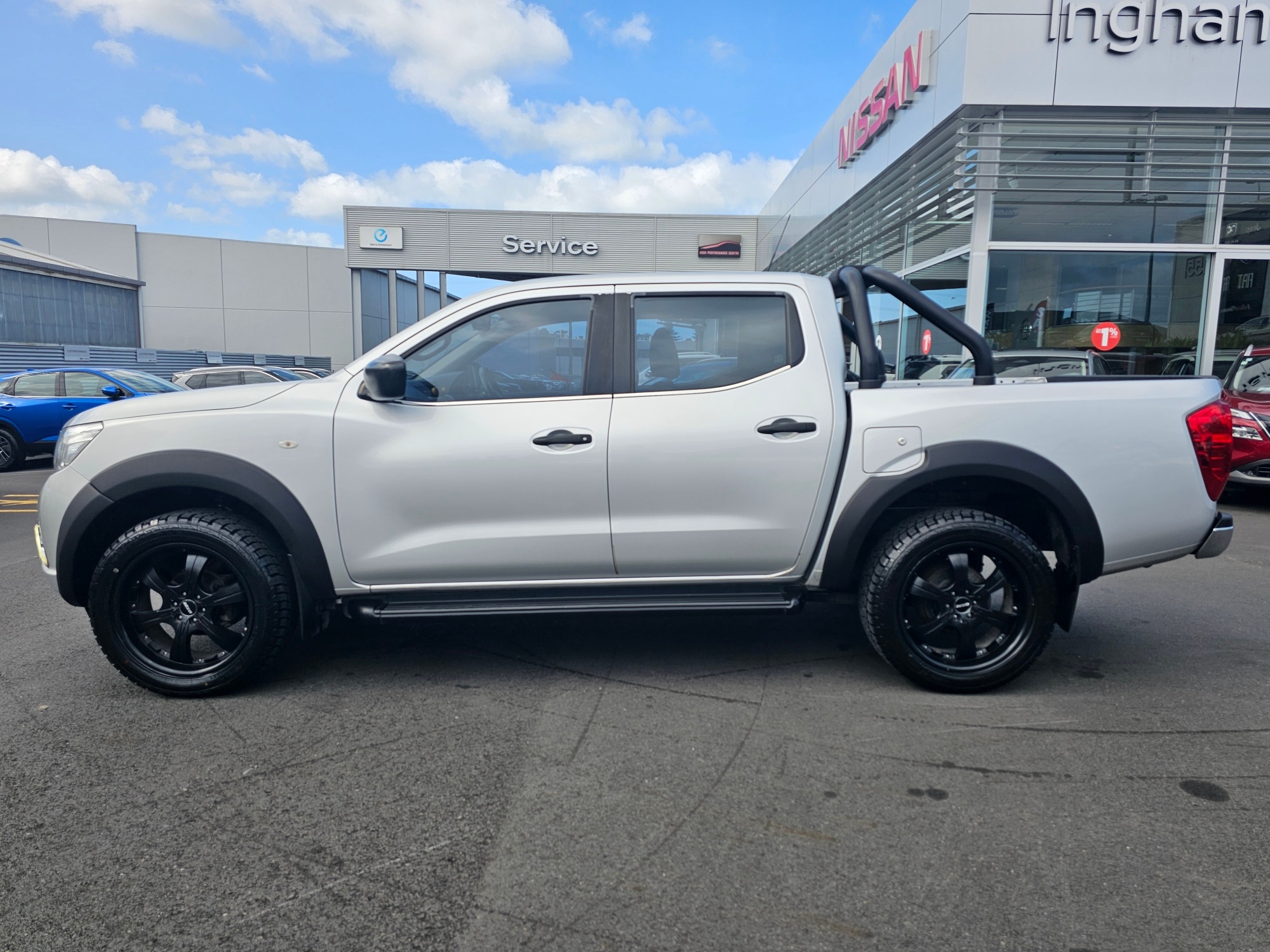 2017 Nissan Navara | DX 2.5P/6MT | 24726 | 6