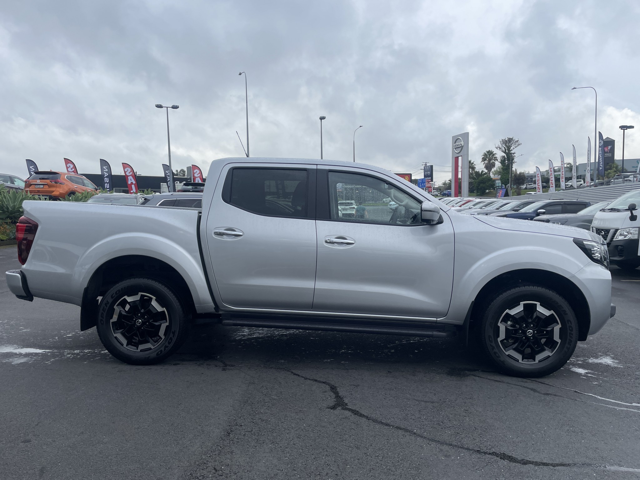 2024 Nissan Navara | ST-X 2WD AUTO | 24846 | 5