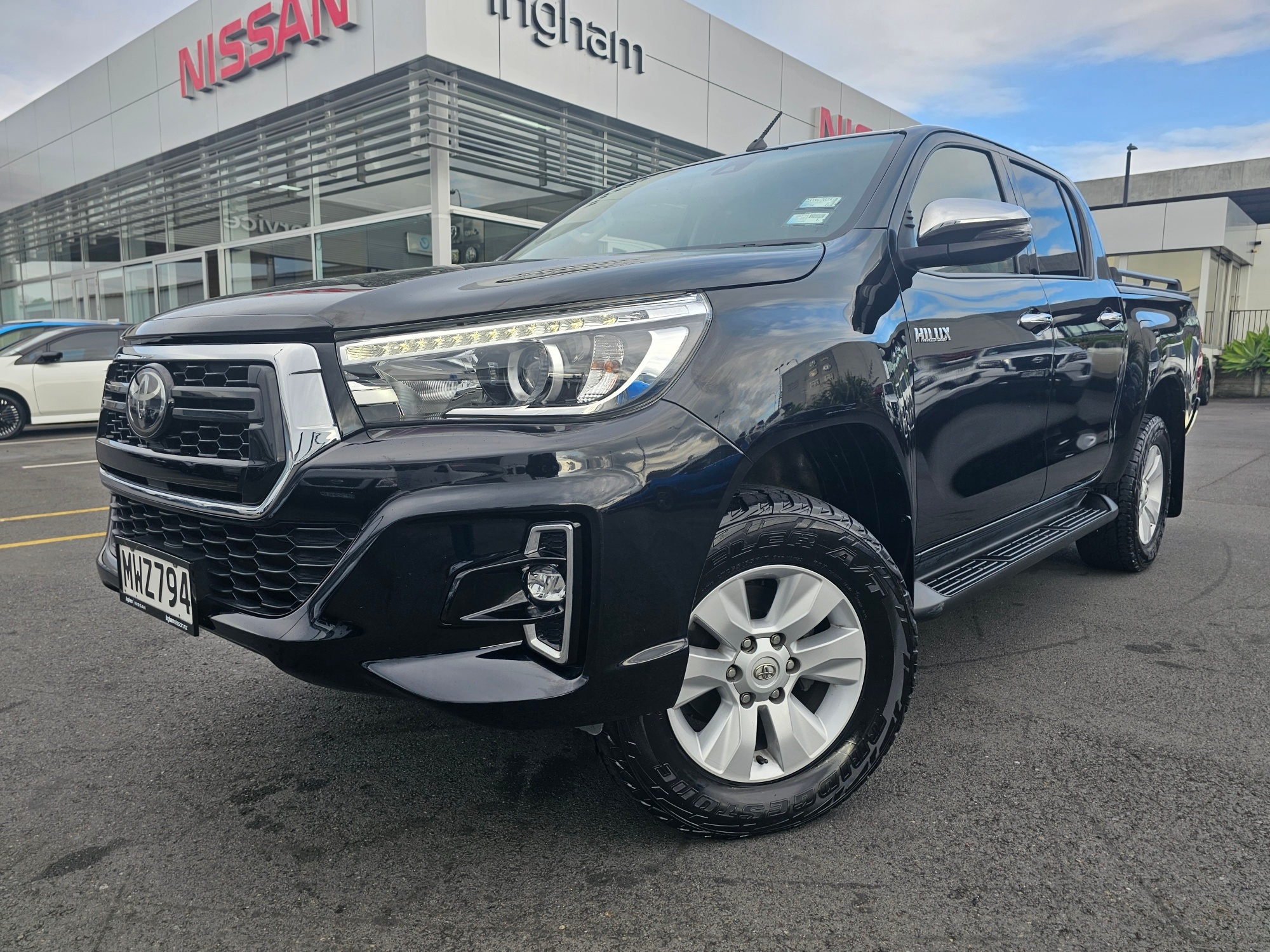 2020 Toyota Hilux | SR5 TD DC 2.8DT/4WD | 24886 | 2