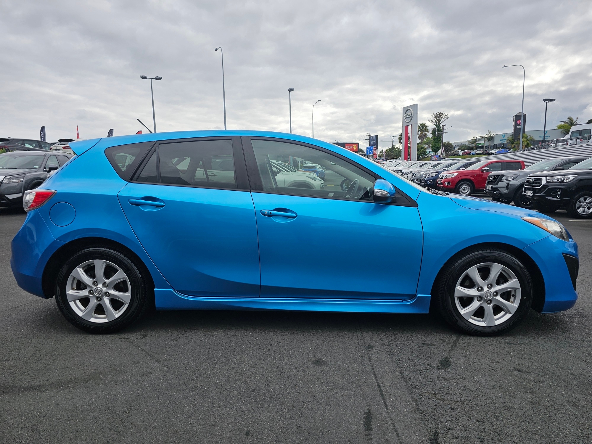 2011 Mazda Axela | 2.0P | 24947 | 5