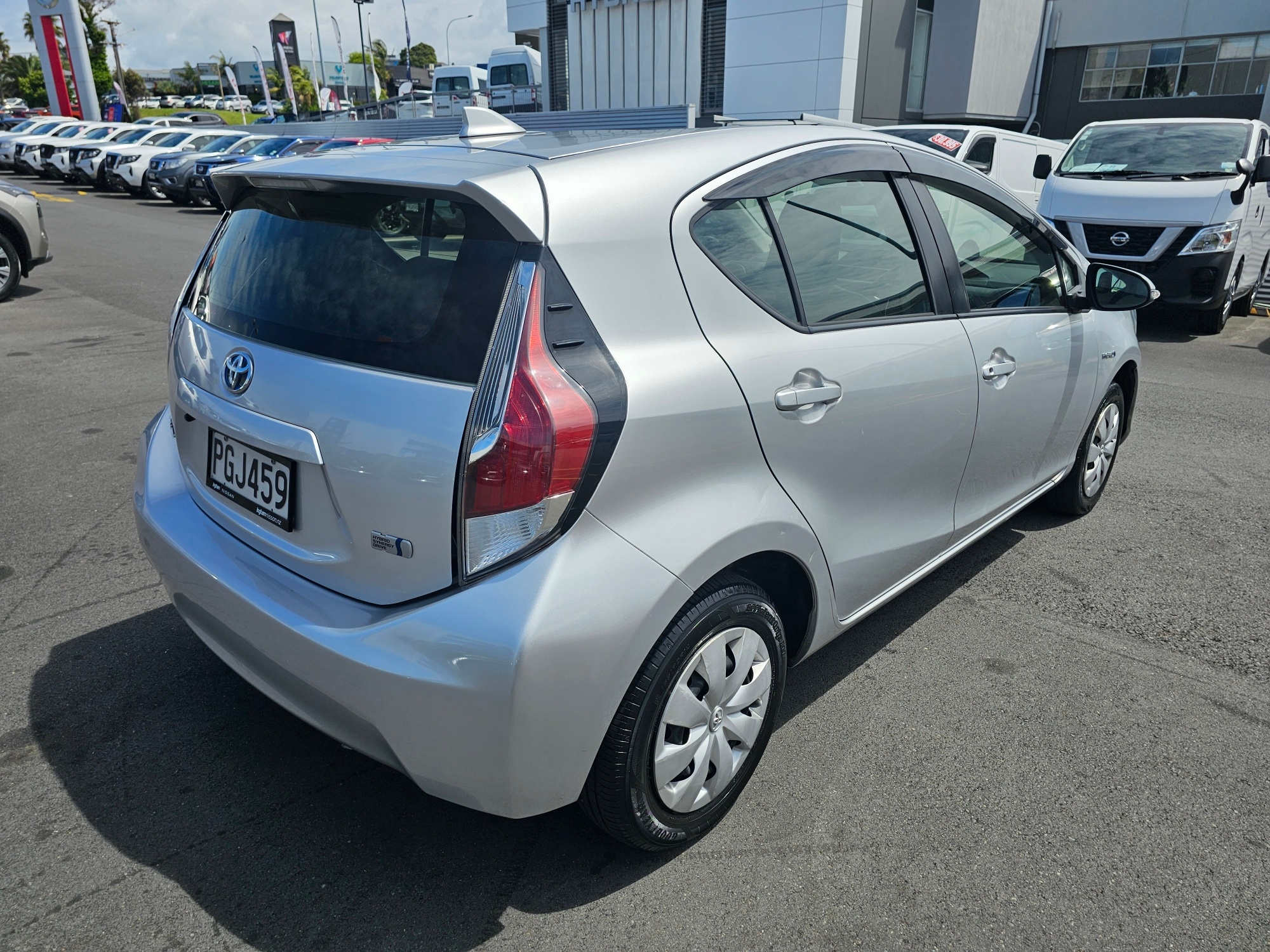 2017 Toyota AQUA | HYBRID | 24953 | 6