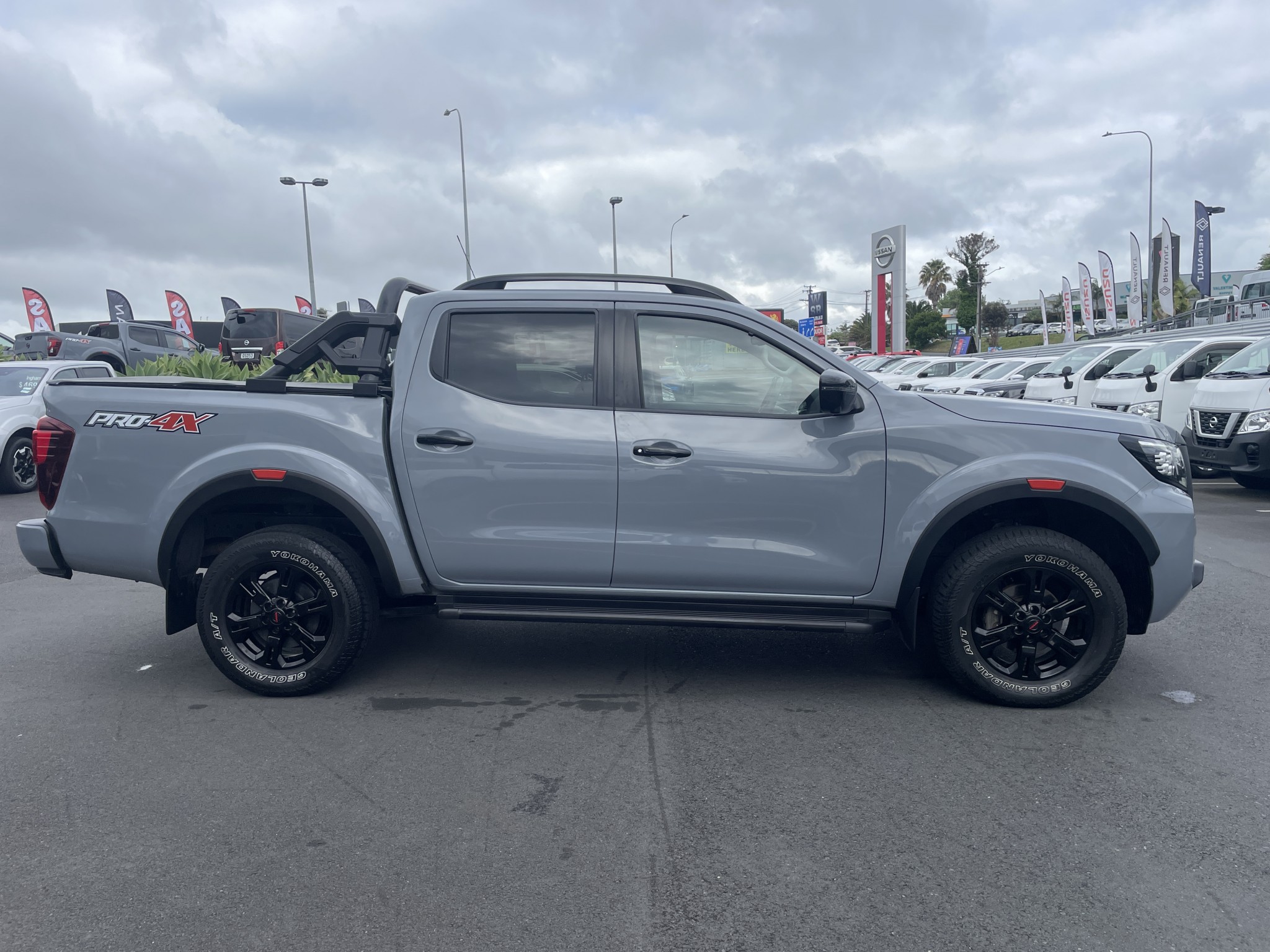 2021 Nissan Navara | PRO-4X 2.3D 4WD  | 25040 | 5